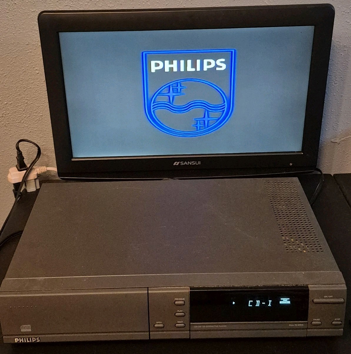 Philips CD-i 220 Video Game Console w/Controller & 4 Games – Tested *READ