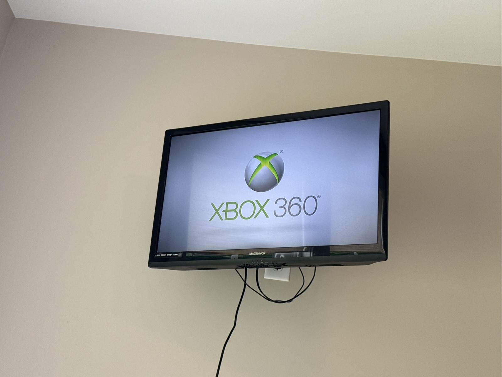 Microsoft Xbox 360 S Black Home Console 1439 HDMI Dolby Digital 2011