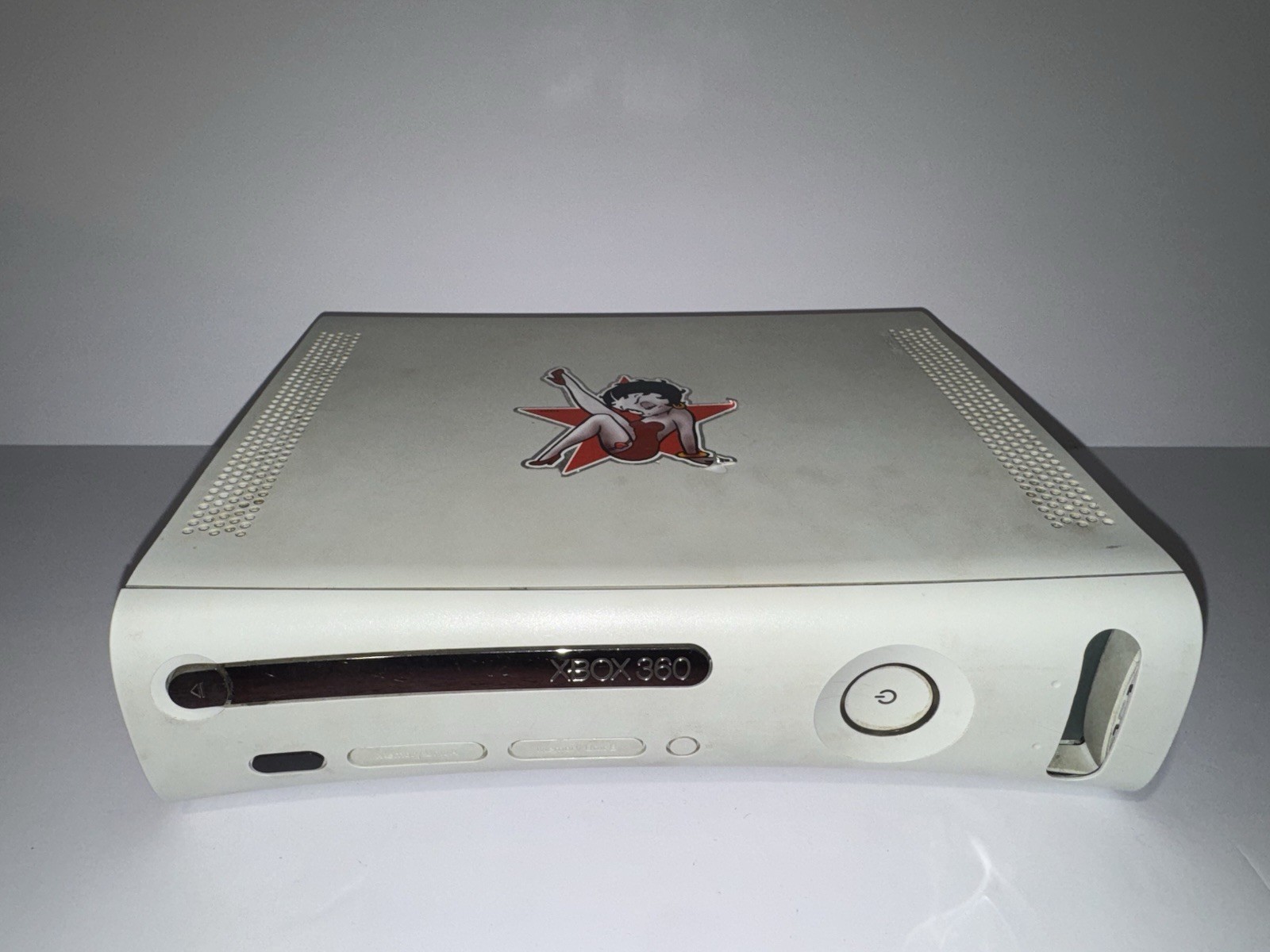 Microsoft Xbox 360 White Console 20GB HDMI Dolby Digital 1080p NTSC-U/C 2008