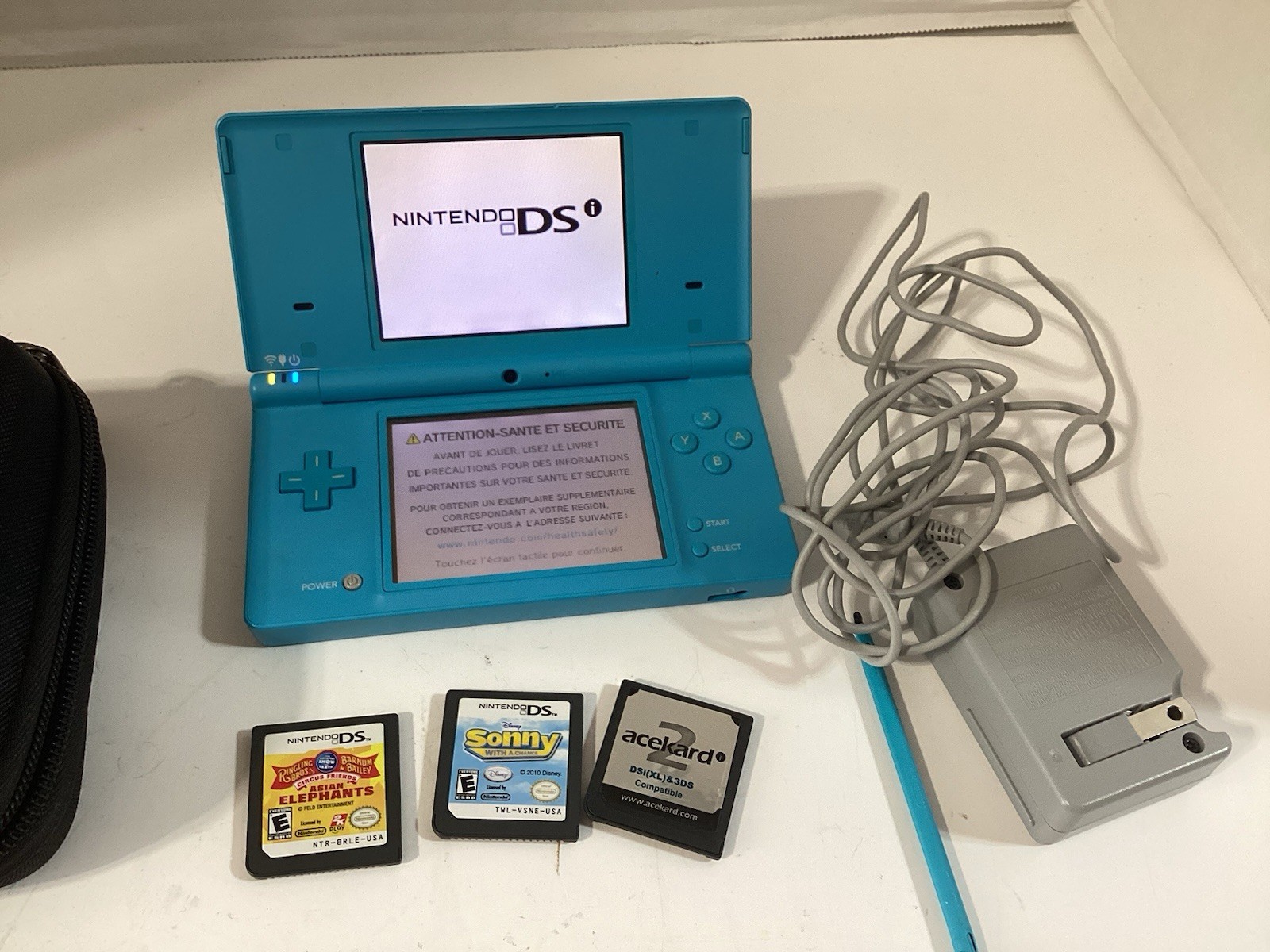 Nintendo DSi Handheld System, Excellent condition, Fully Tested