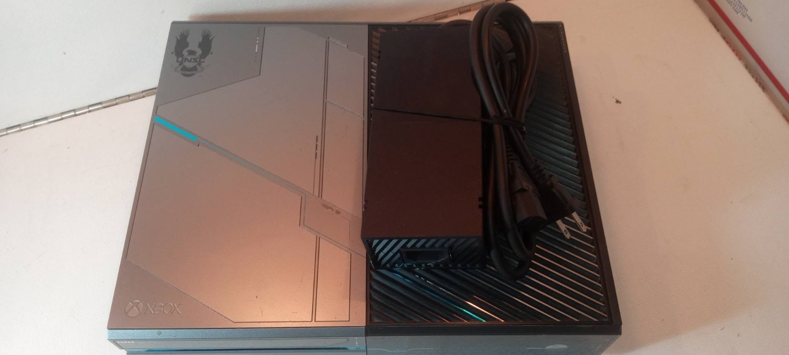 Microsoft Xbox One 1TB Console Halo 5: Guardians Special Edition tested