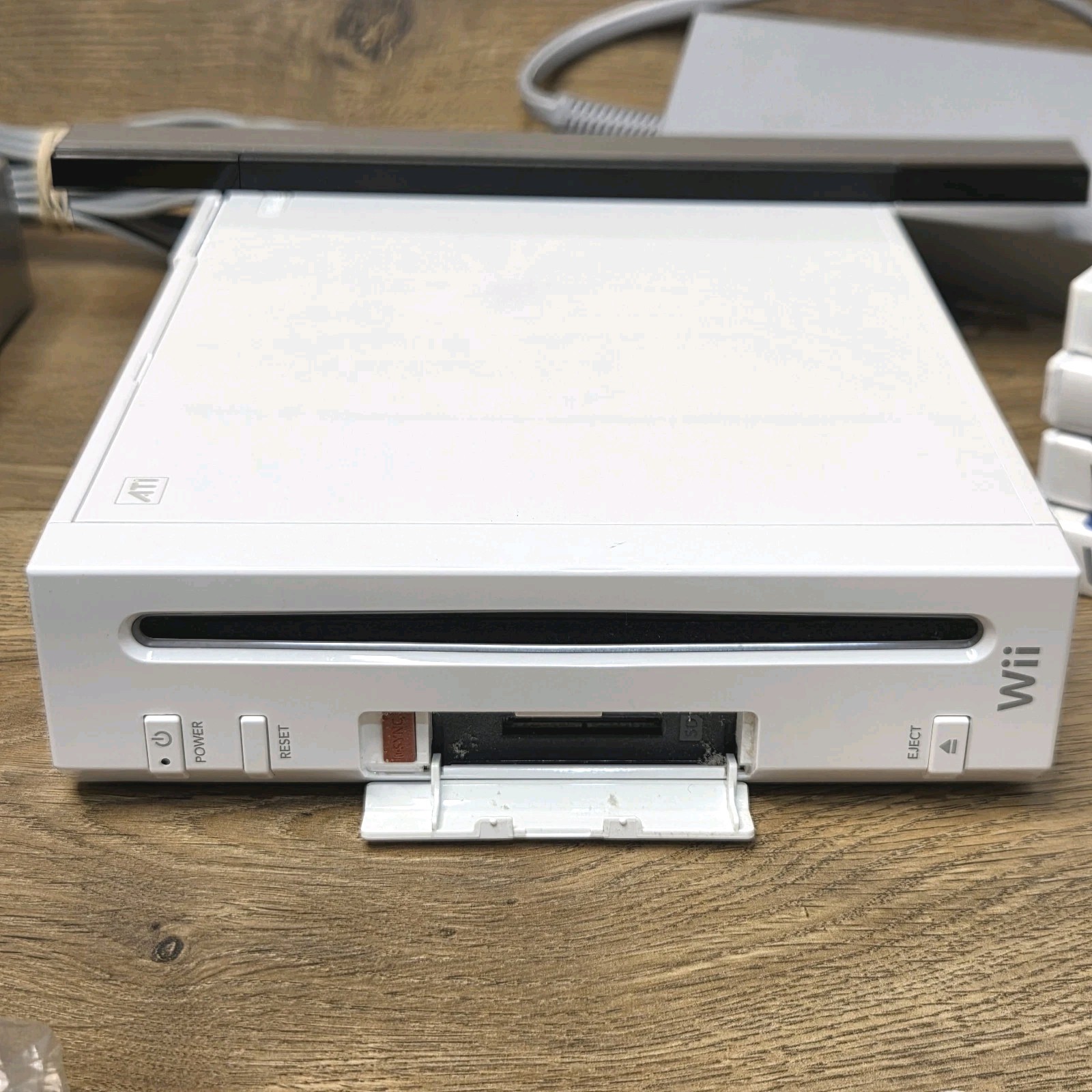 Nintendo Wii Console RVL-001 Bundle w/ Remotes Nunchucks Gun Games Manuals
