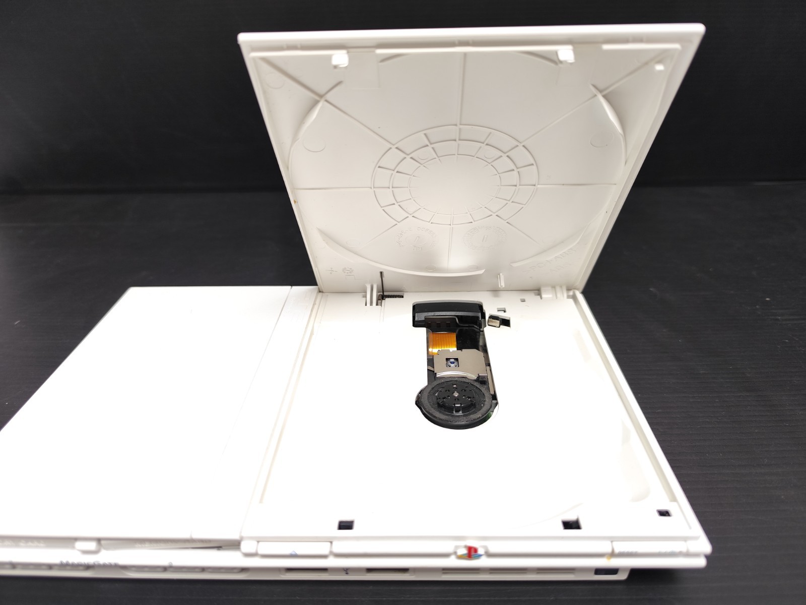 E+ «Region Free» Playstation2 PS2 Slim Console SCPH-75000 Ceramic White Note A