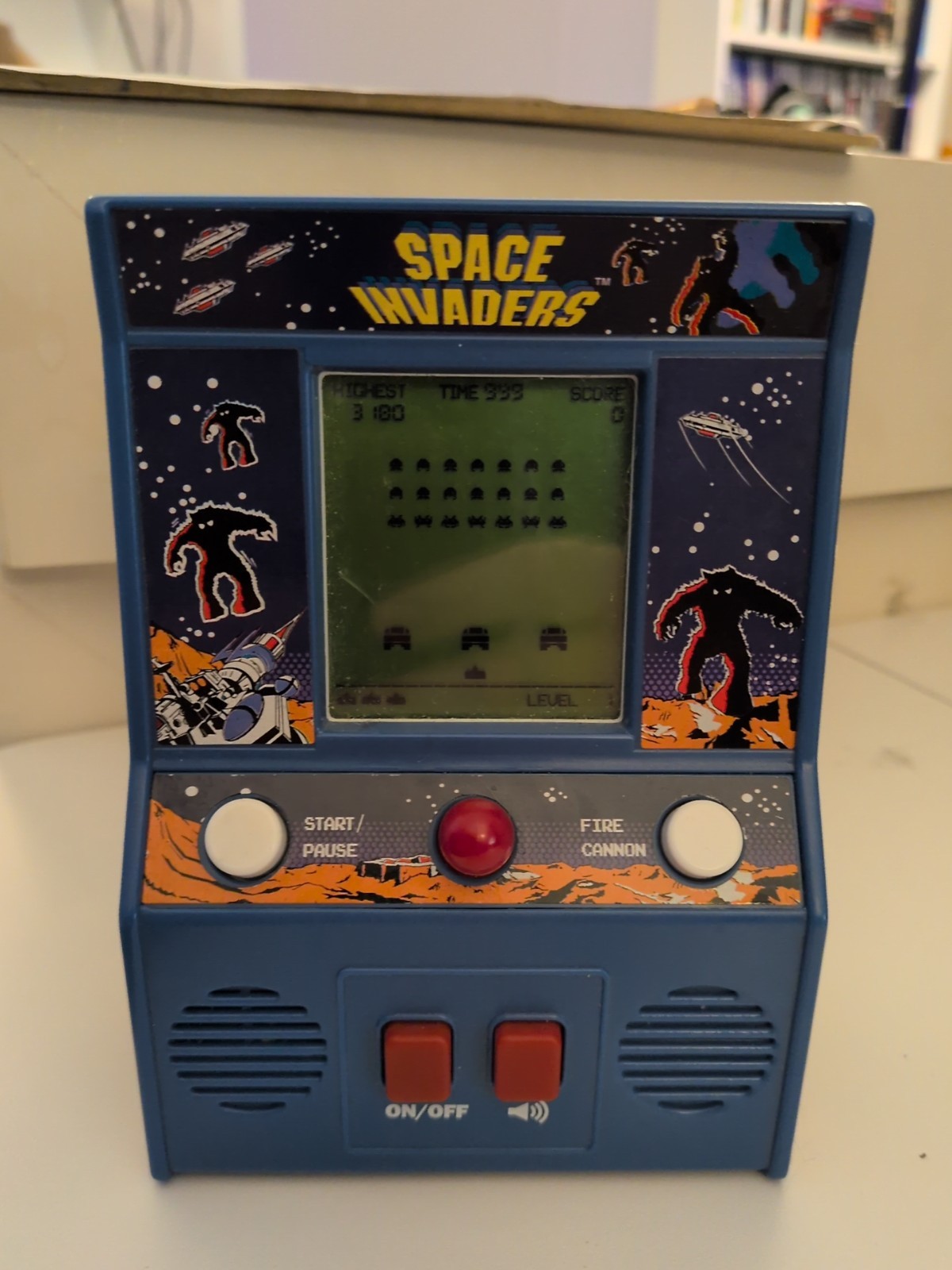 SPACE INVADERS Mini Handheld Arcade Cabinet Classic Video Game TESTED