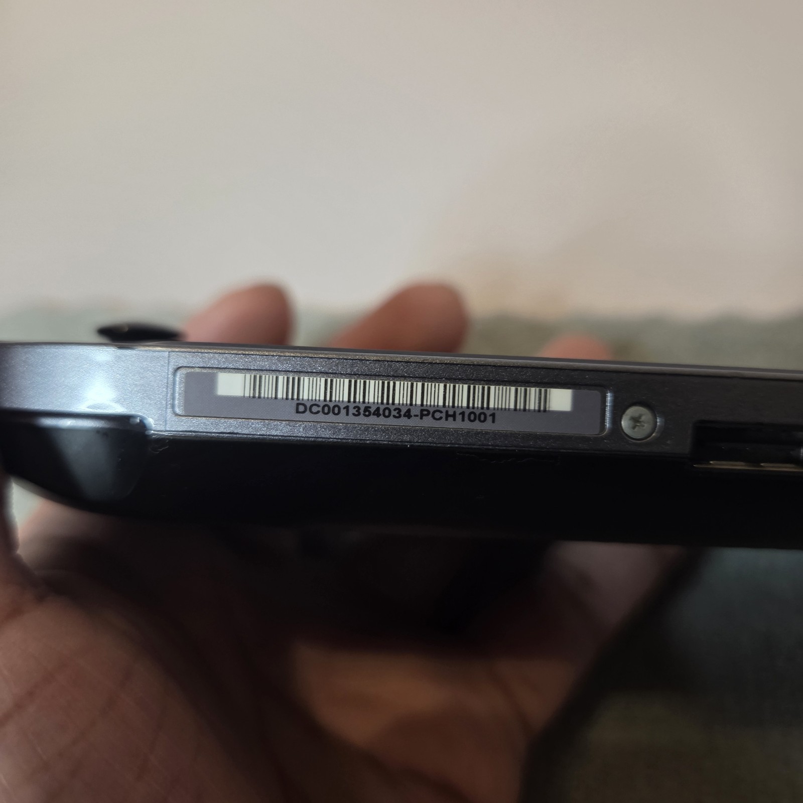 Sony PlayStation Vita 1001 OLED [Crystal Black] CIB + Extras