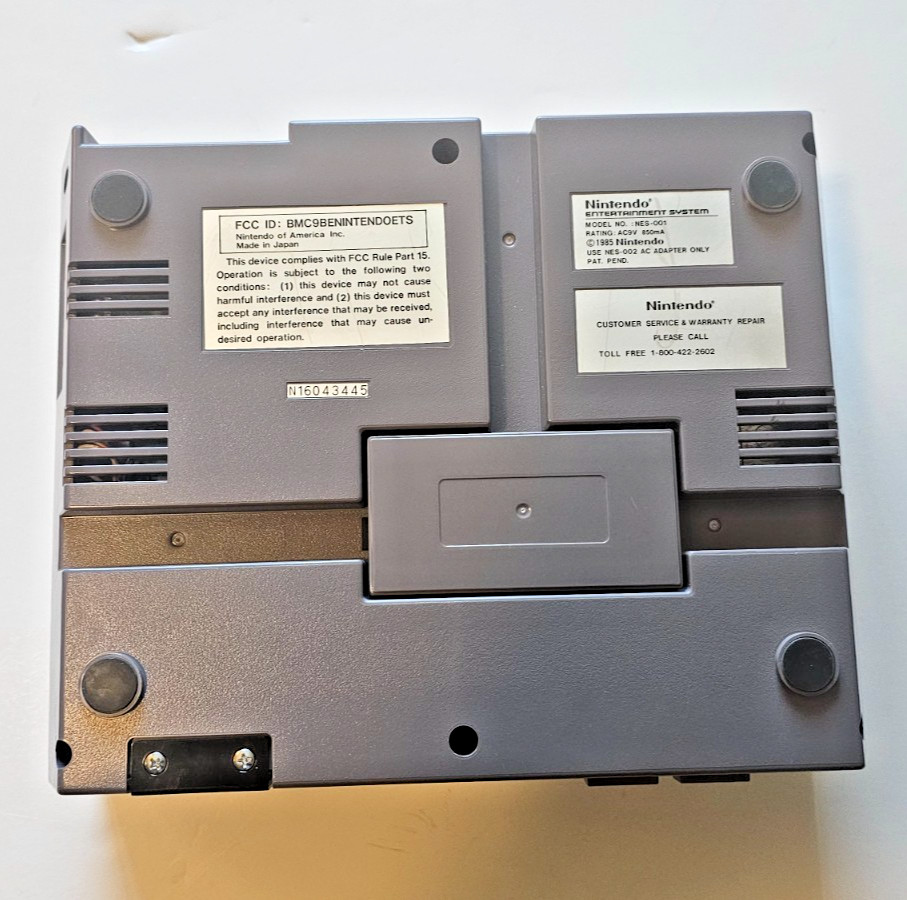 Original 1985 NES Console Bundle (System, Zapper, Super Mario/Duck Hunt) TESTED