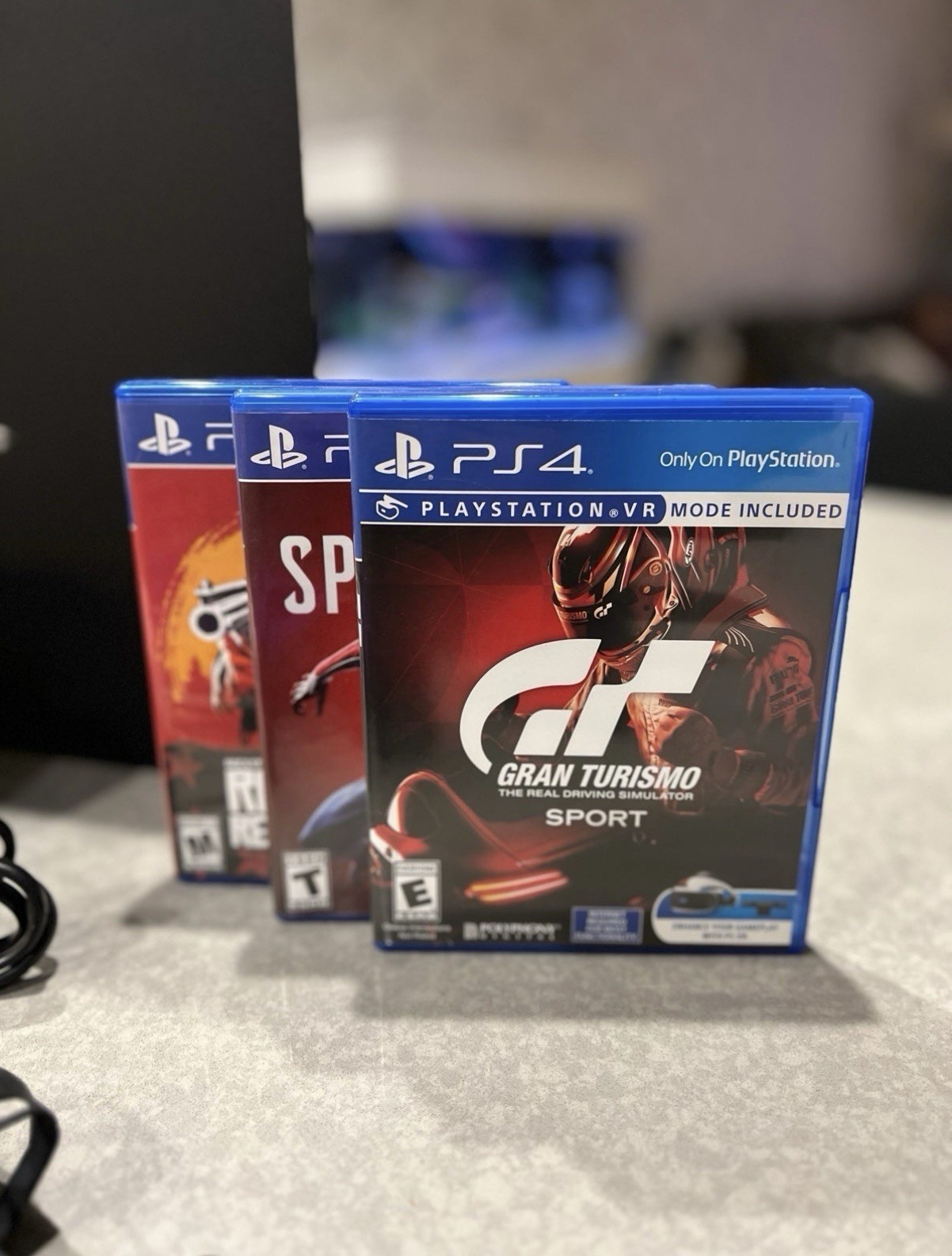 Sony PS4 1TB Console Bundle – 2 Controllers + 4 Games + Power Cord + Covers