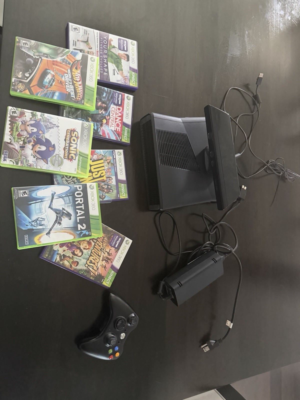 Xbox 360 S Slim + Xbox Kinect and Games (READ DESC)