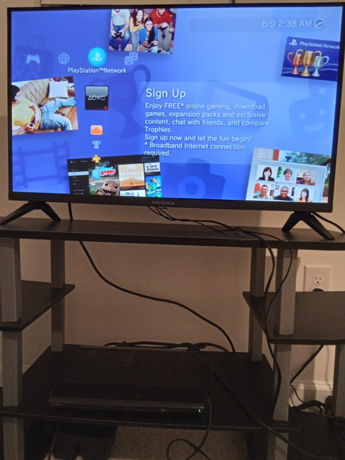 PS3 Super Slim 250GB CECH-4201B, Power Cable, AV Cable, 2 3rd Party Controllers