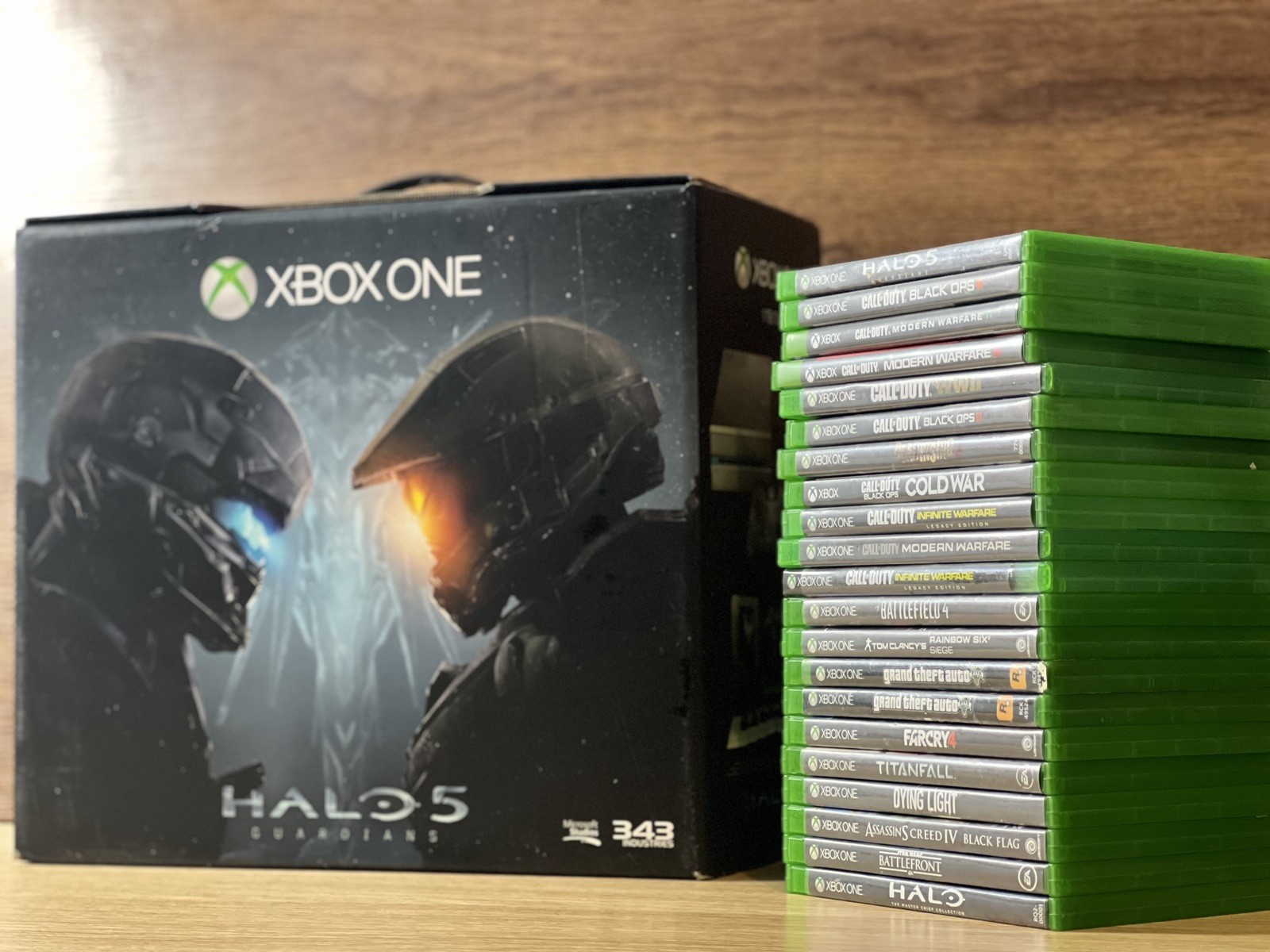 Microsoft Xbox One Halo 5: Guardians Limited Edition 1TB W/Games No CONTROLLER