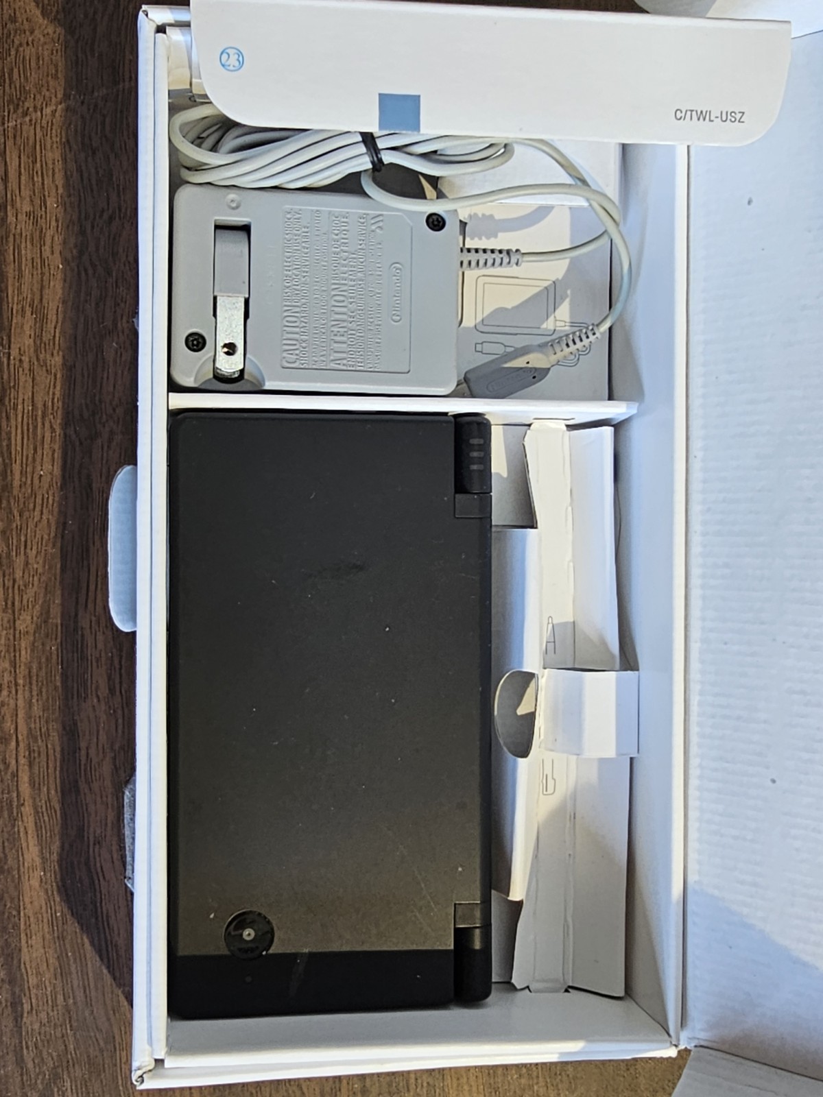 NINTENDO DSi Black Console NTSC U/C – Old Stock – TWL S KA USZ And Accessory Kit