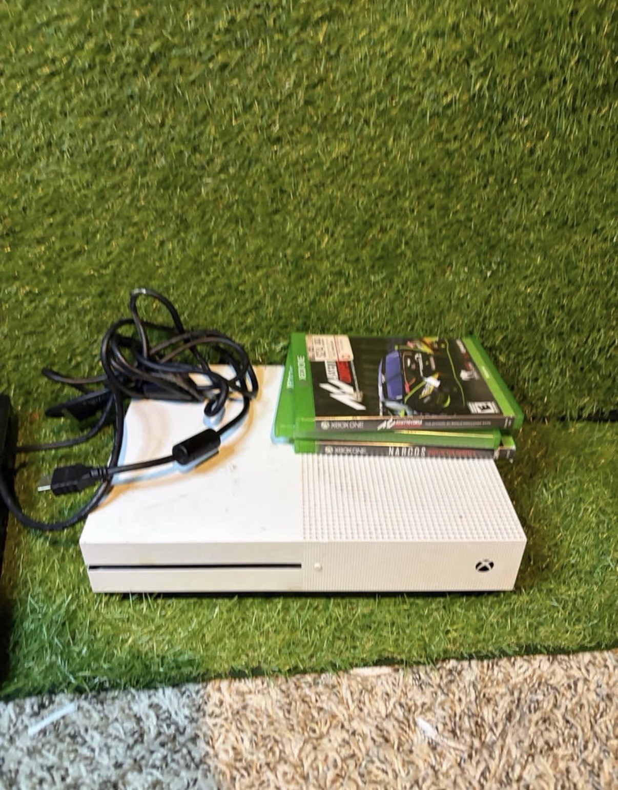 Microsoft Xbox One S Minecraft Favorites Bundle 500GB Game Console – White
