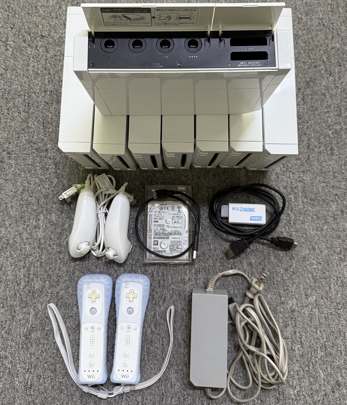 Nintendo Wii Console HD (2 Original Wii Remotes & 320GB Harddisk) Plug and Play