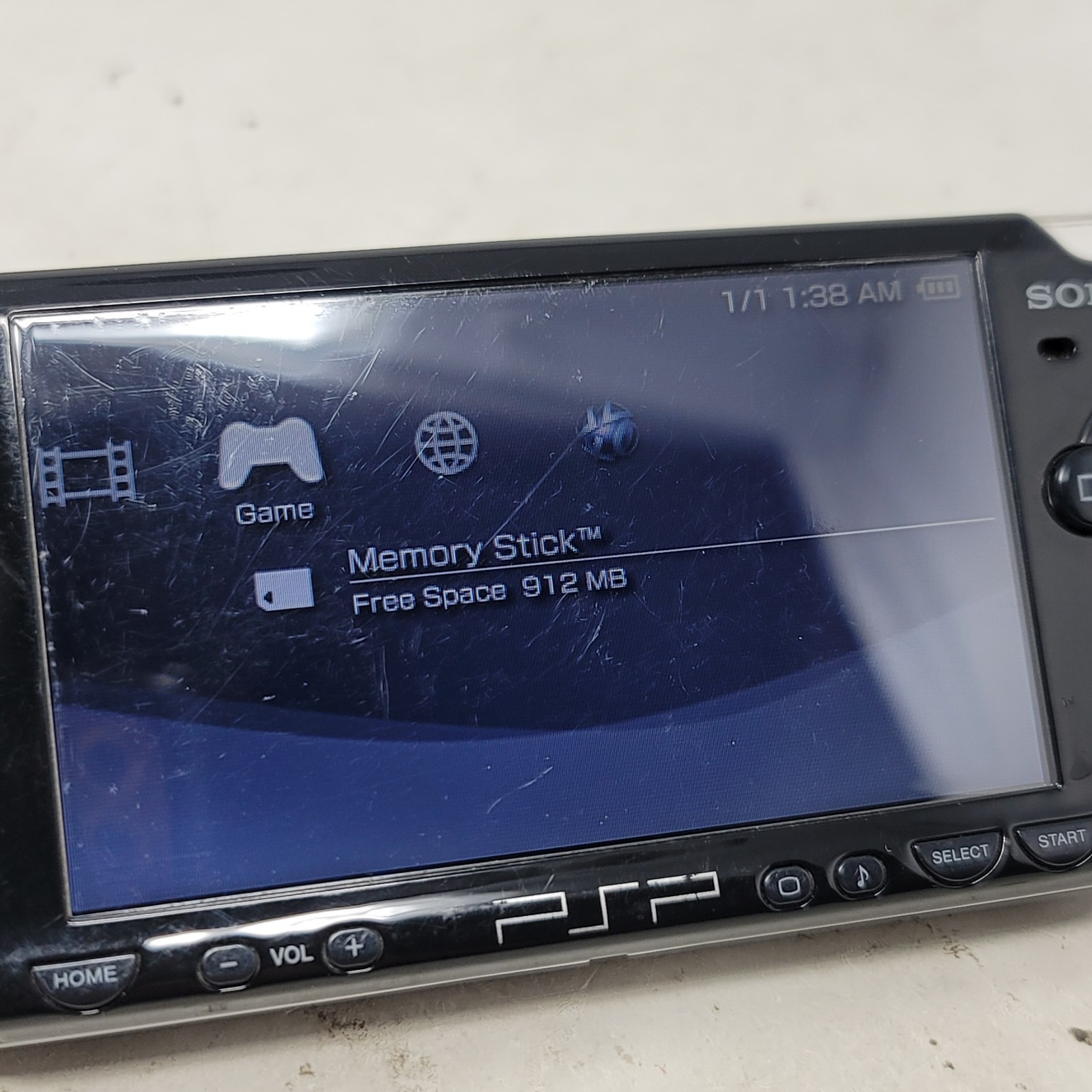 Sony PSP 2000 64MB Handheld Black W/ Charger & New Battery Tested Working