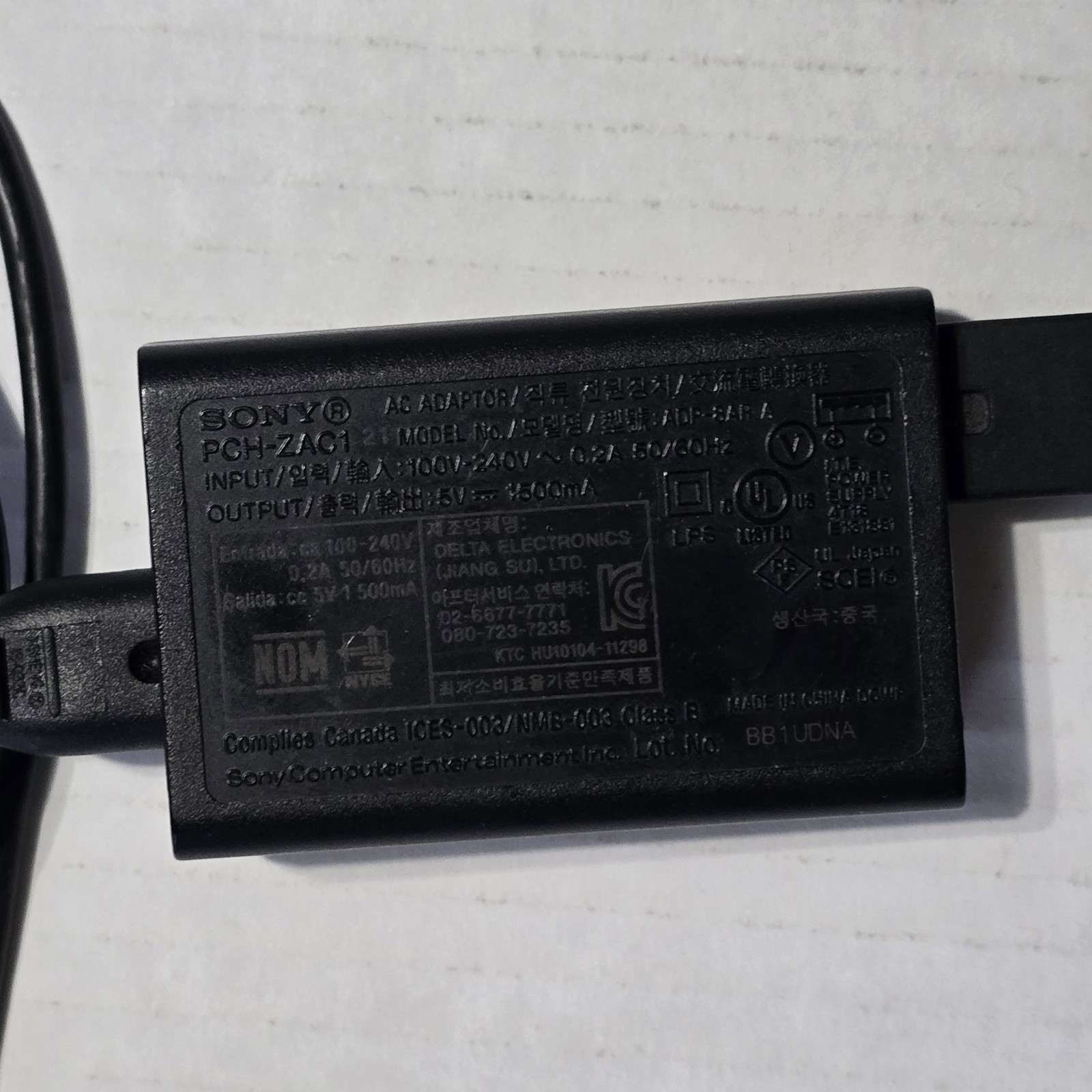 BUNDLE PlayStation Vita Wi-Fi Launch Model OLED PCH 1001 Model