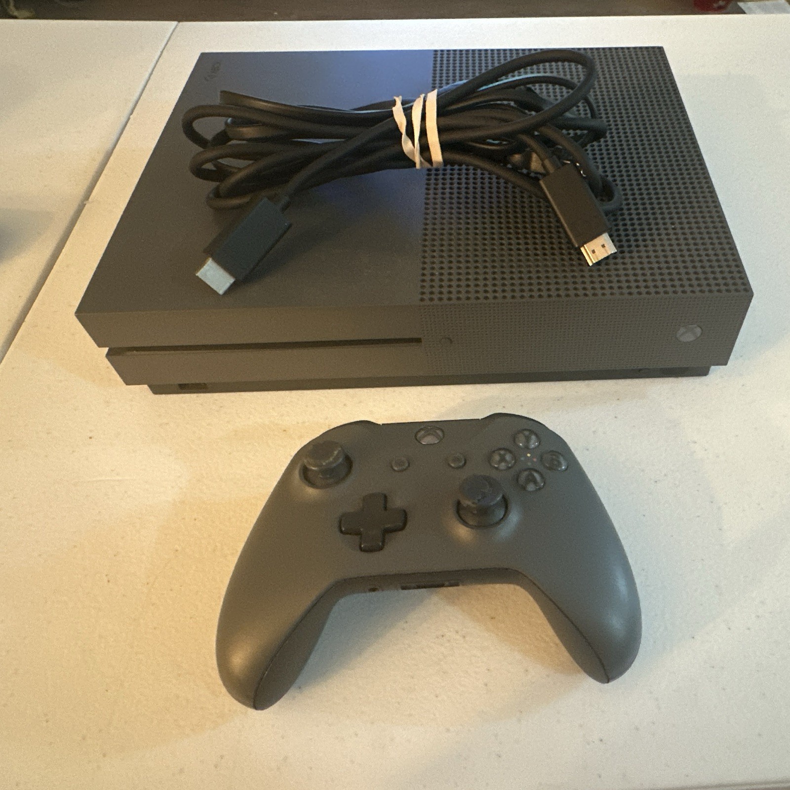 Microsoft Xbox One S 500GB 4K UHD Wi-Fi Gray Console 1681 w/ Controller