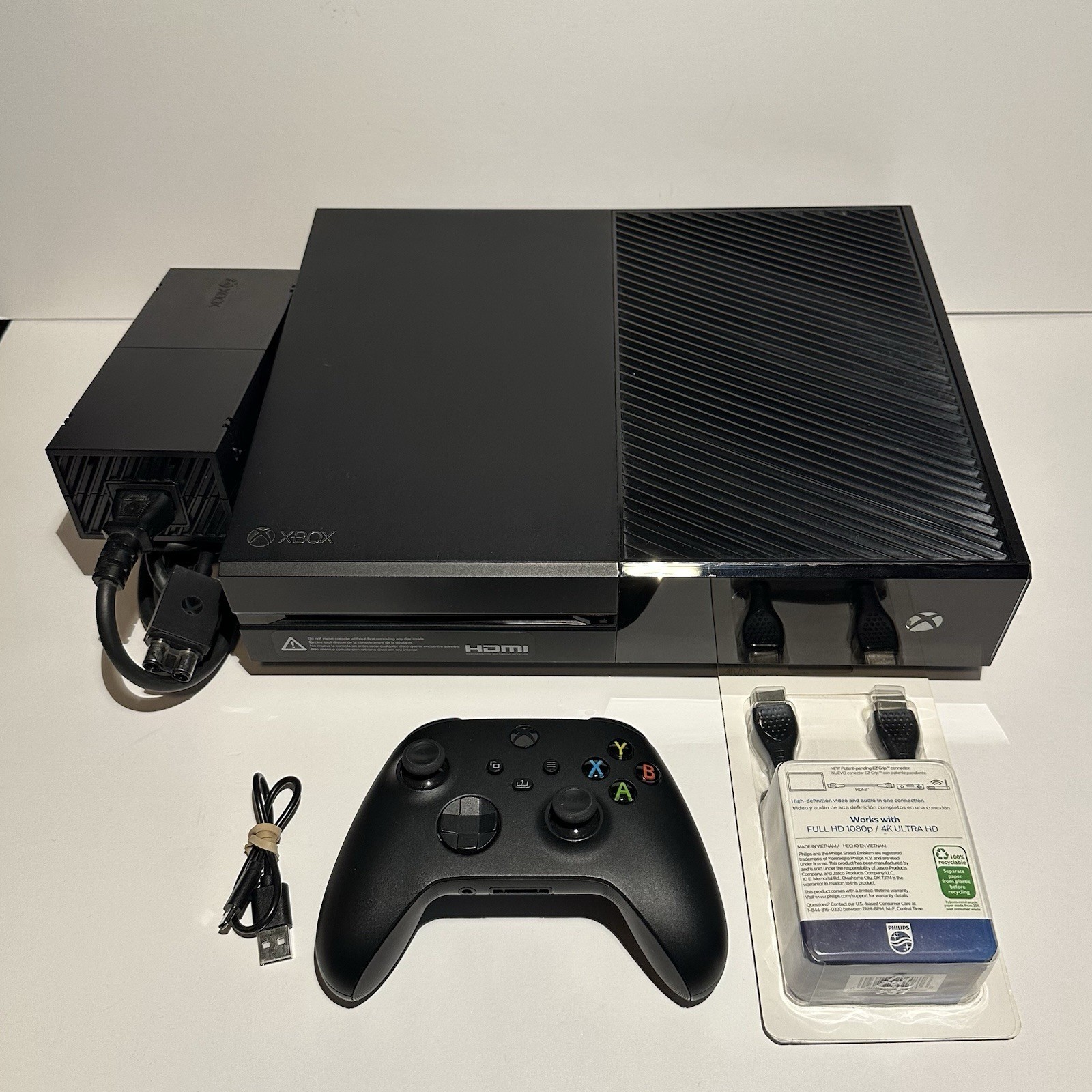 Xbox One 500GB Console w/ Cords & Controller Tested Working