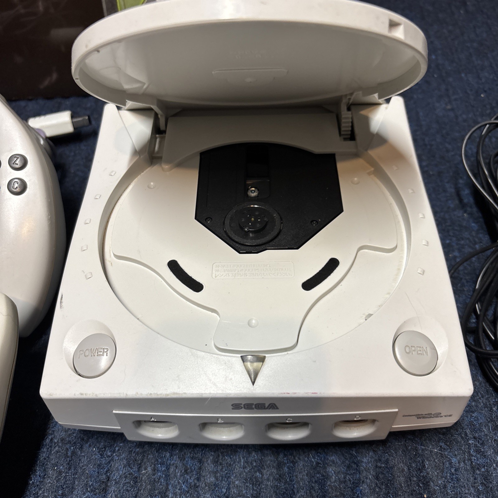 Saga Dreamcast Console Two Controllers, Game, Power And AV Cable HKT-3020 TESTED