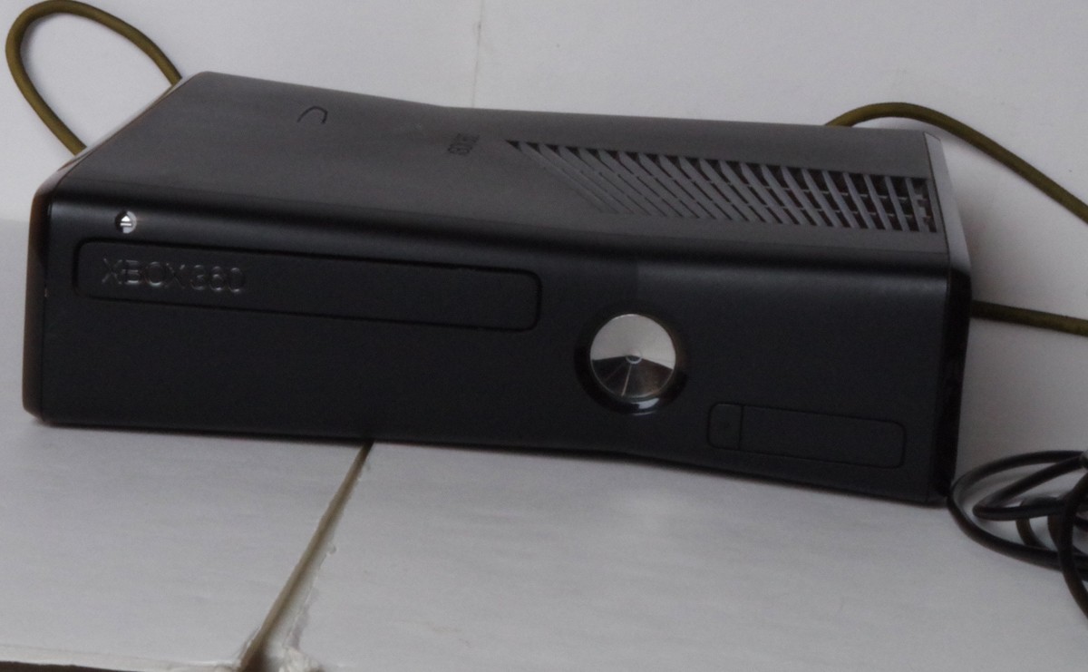 XBox 360 S Slim 250GB Black Video Game Console with 2 controllers plus HDMI