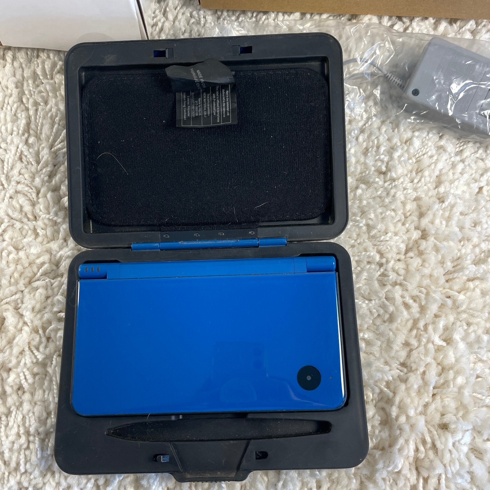 Nintendo DSi XL Midnight Blue Handheld Console System UTL-001 Complete in Box