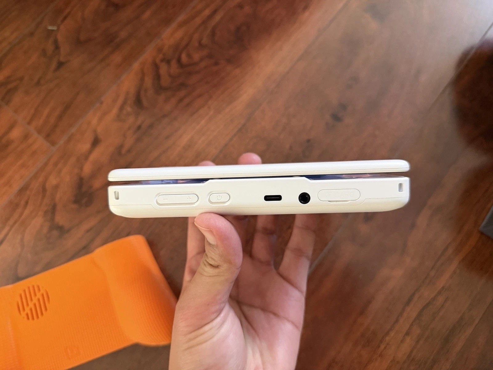 AYN Thor Pro – 256gb Storage 12GB RAM – White – BATCH 4