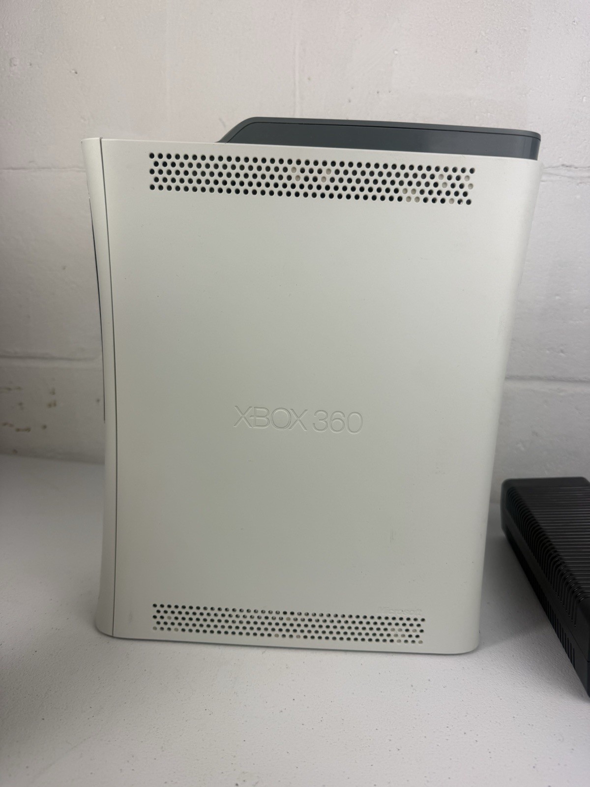 Xbox 360 Console 60GB HDD – Power Cable + Controller