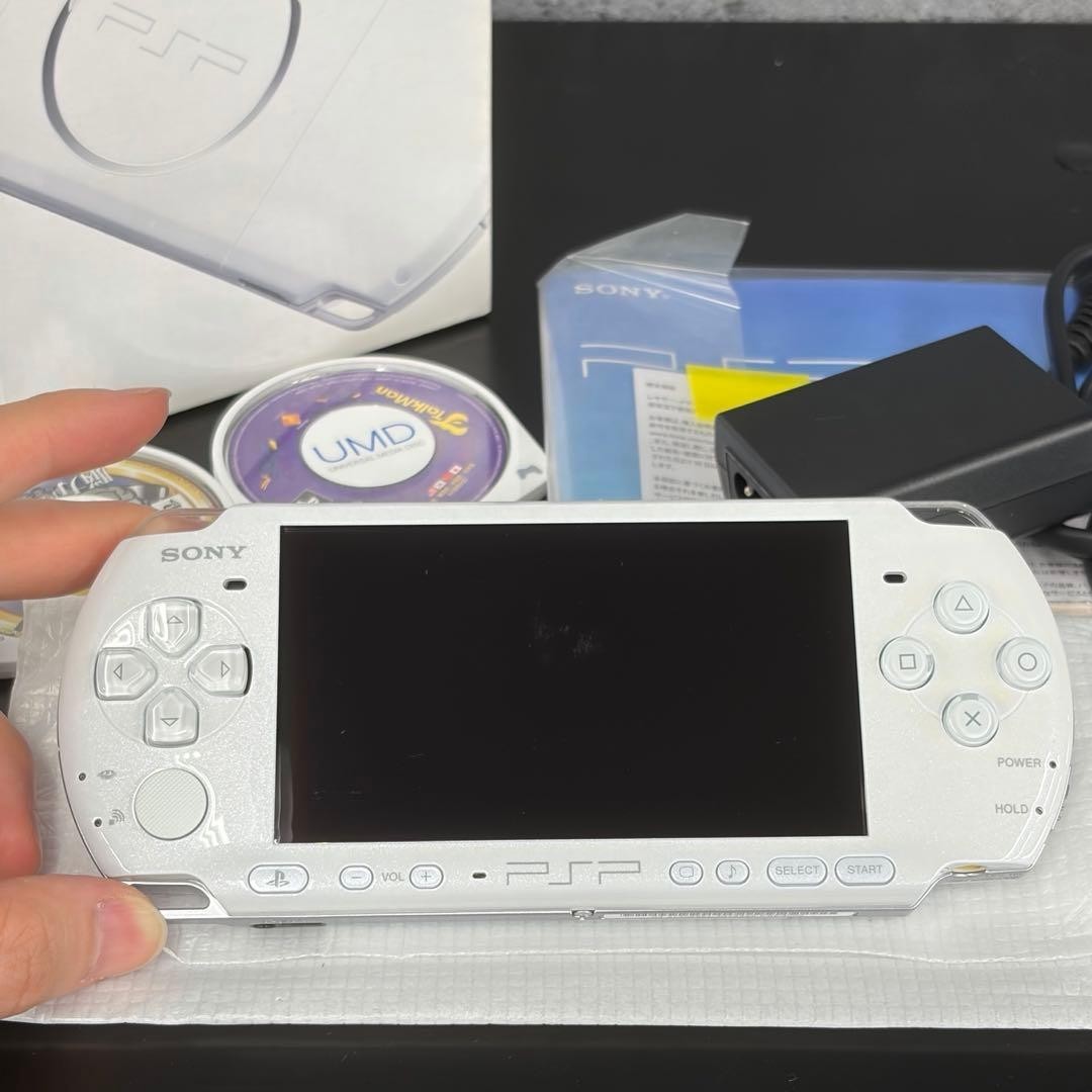 Excellent Sony PSP 3000 Pearl White Boxed Tested Boxed
