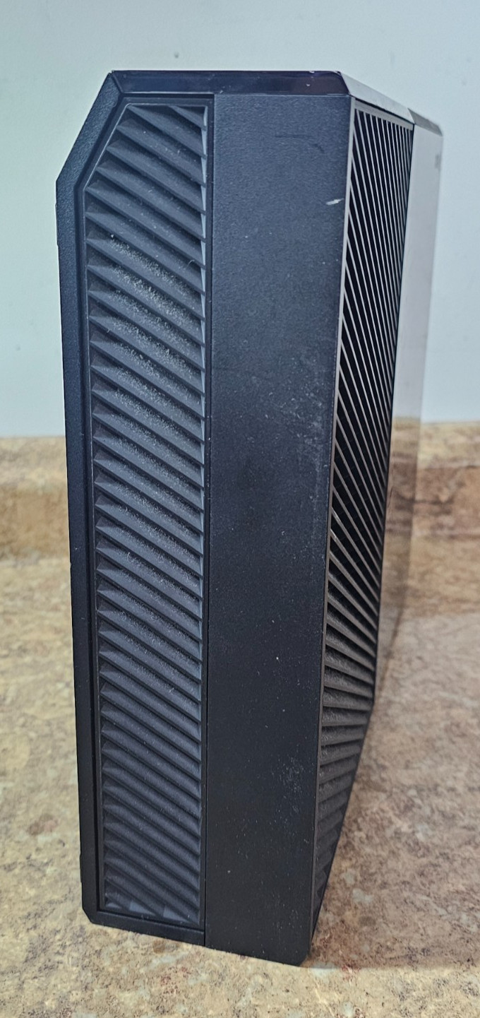 Microsoft Xbox One 500GB Original Video Game Console Model 1540 Pre-owned