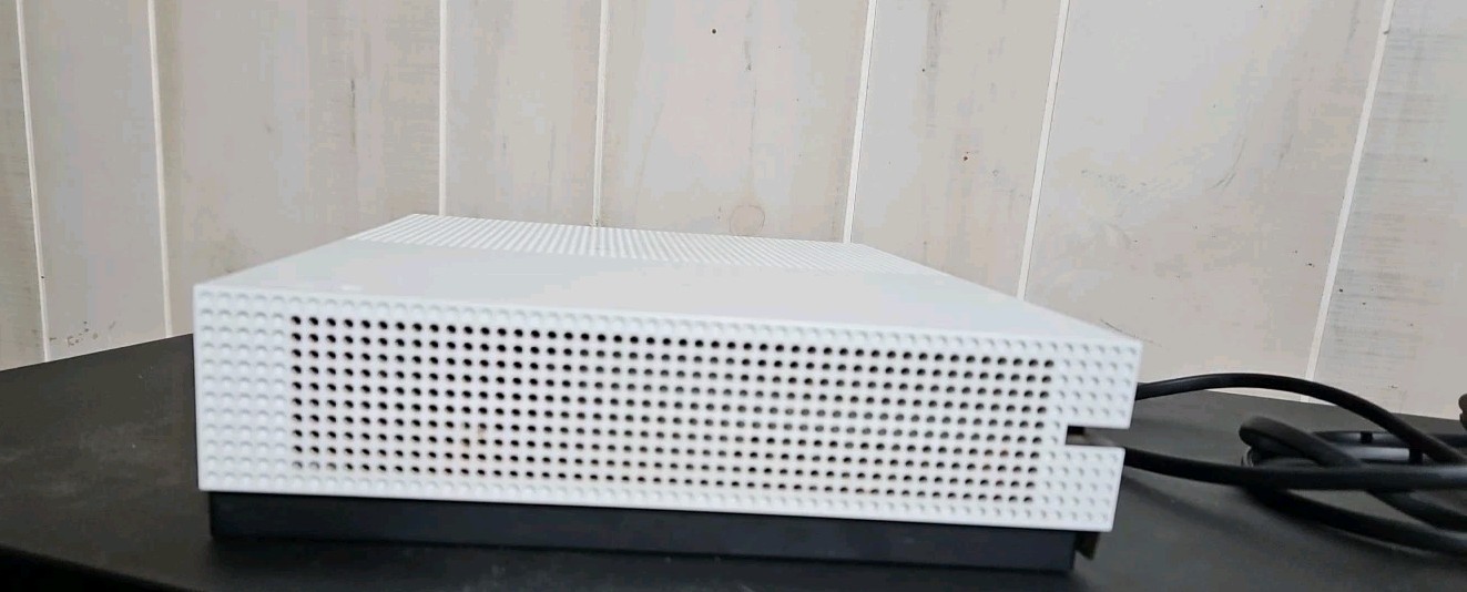 Microsoft Xbox One S 500GB – White Console & Power Cord Tested Working