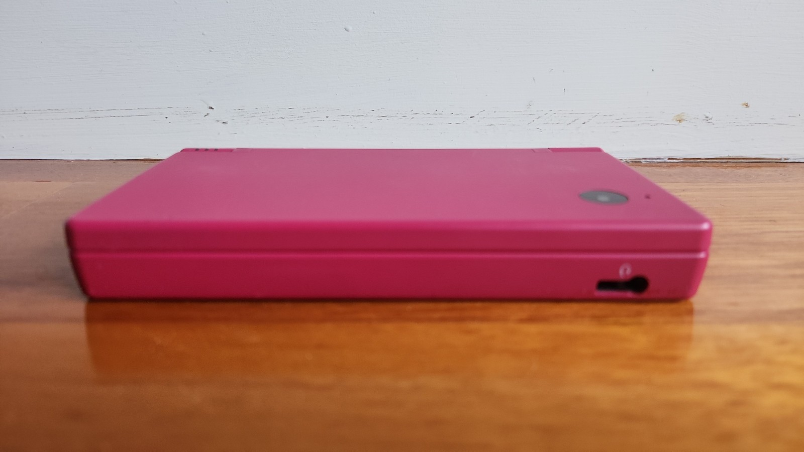 Nintendo DSi Pink inc. charging cable and SD card – Australian release