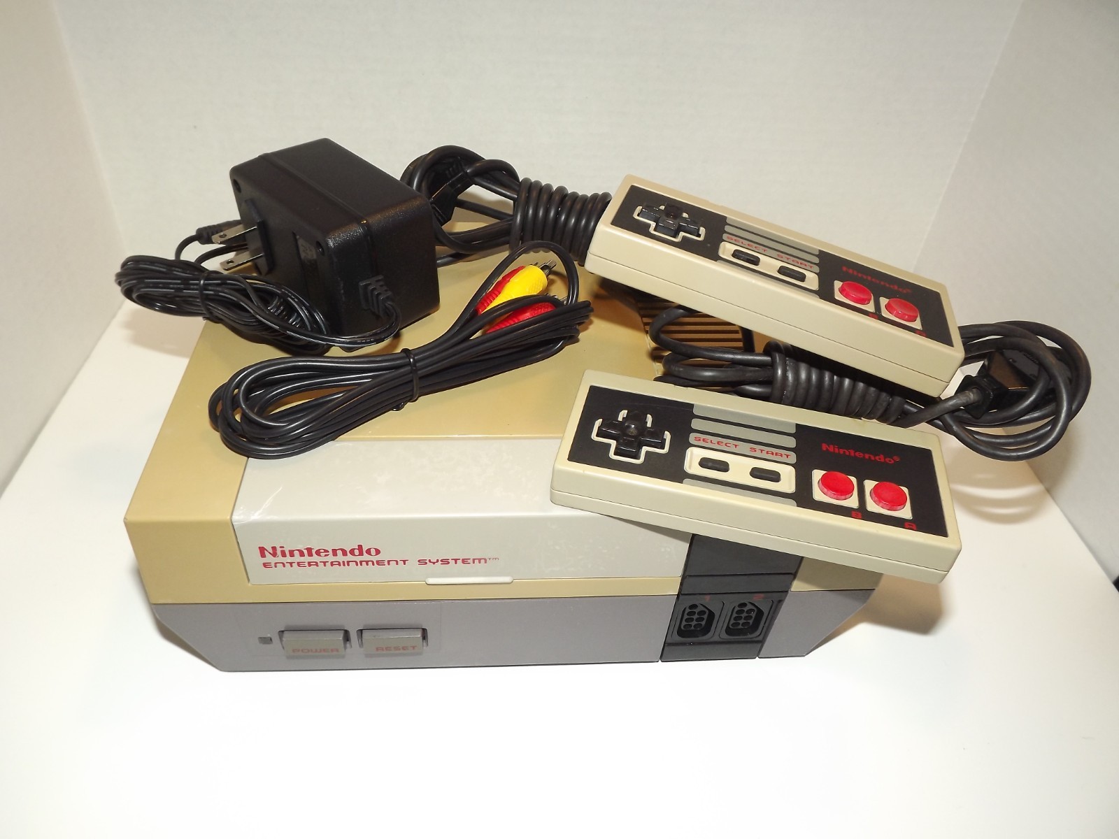 Nintendo NES System Console OEM 72 Pin, Controllers and Mario- Restored & Tested
