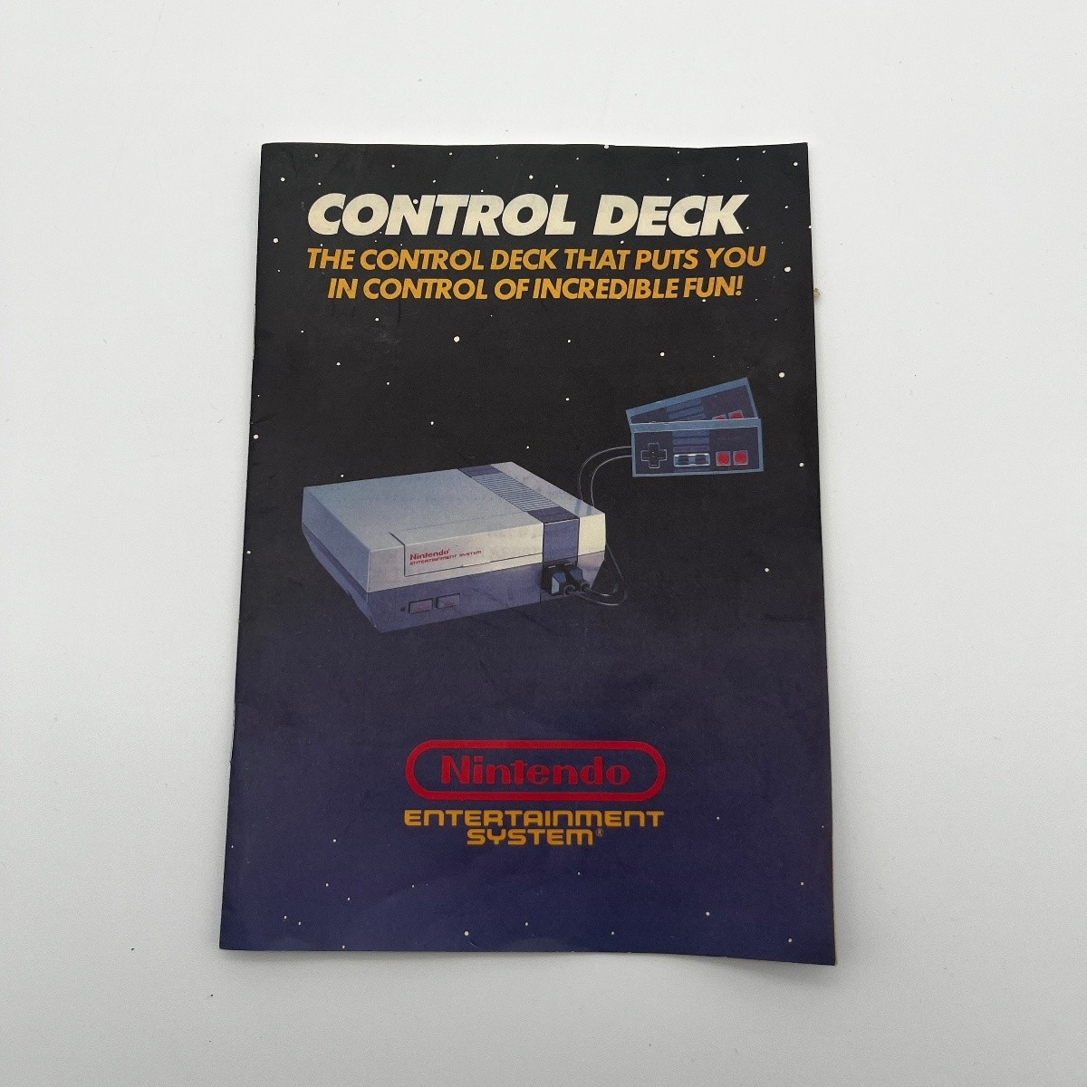 Nintendo NES-001 Entertainment System Console with 2 Controllers AC Adapter