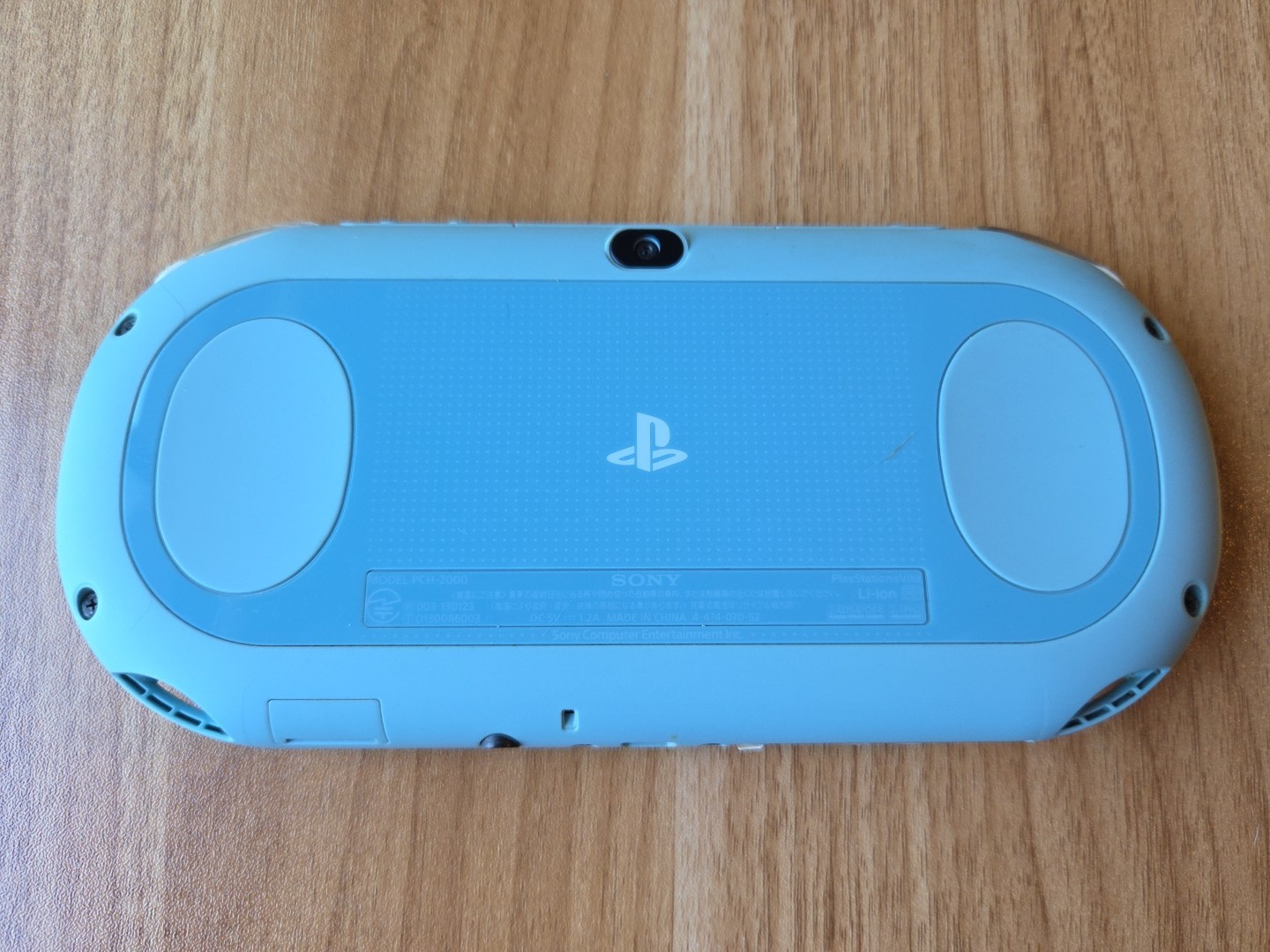 Sony PlayStation PS Vita PCH-2000 Light Blue with charger US SELLER