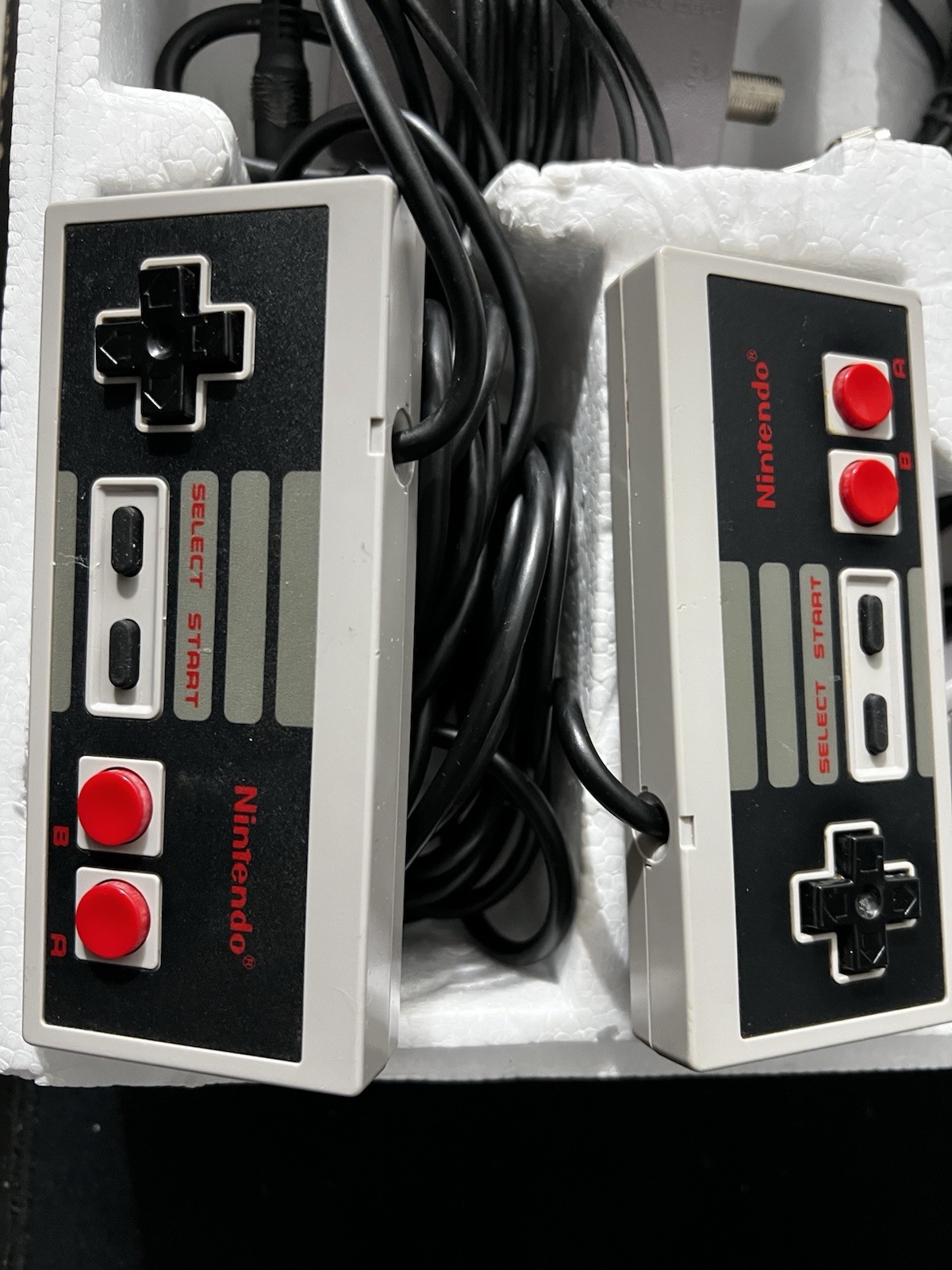 Nintendo NES Action Set video game console CIB, – Near Mint condition box