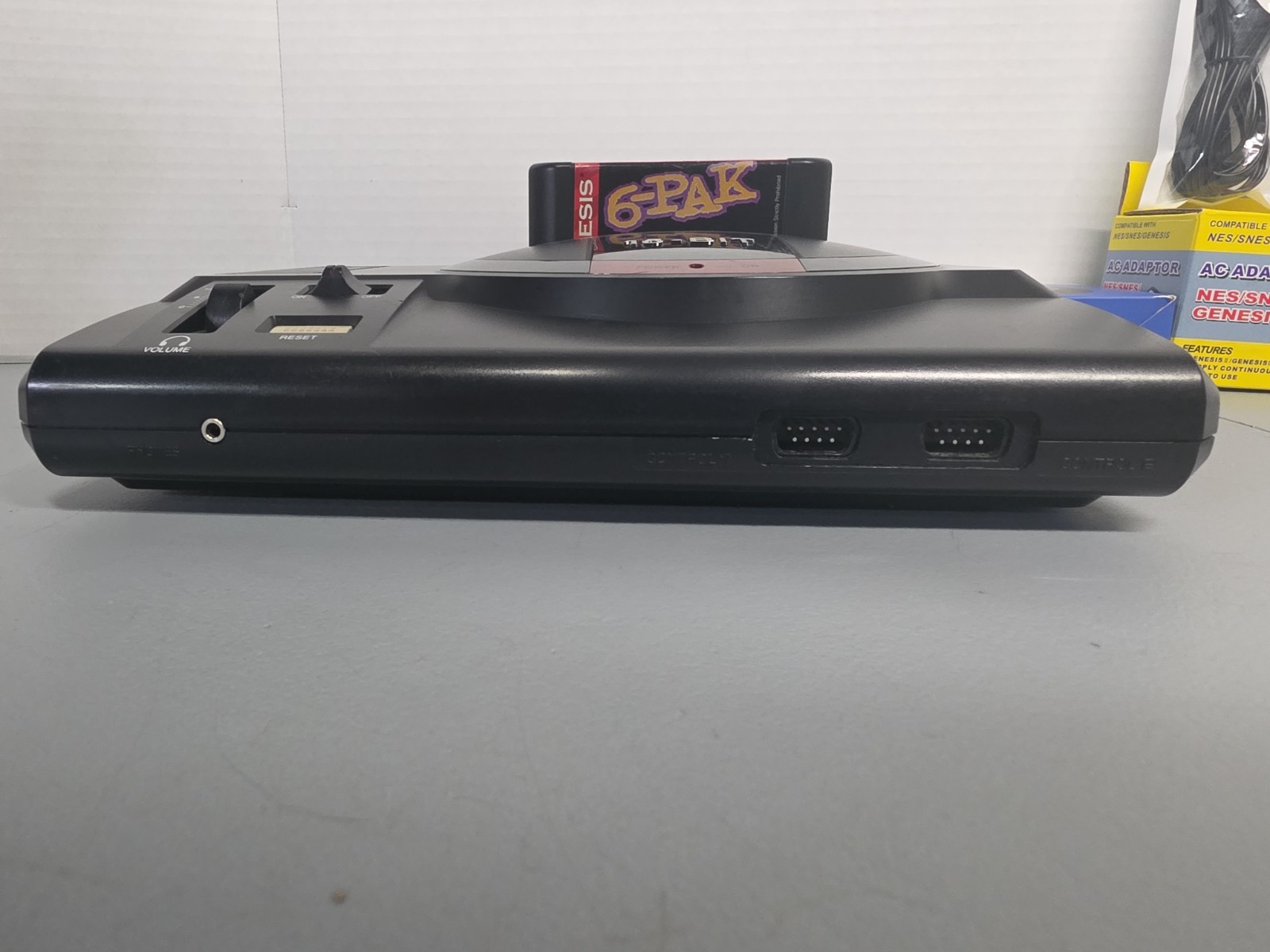 Sega Genesis System Model 1601 16 Bit Console Bundle – Works w/ Wireless Gamepad