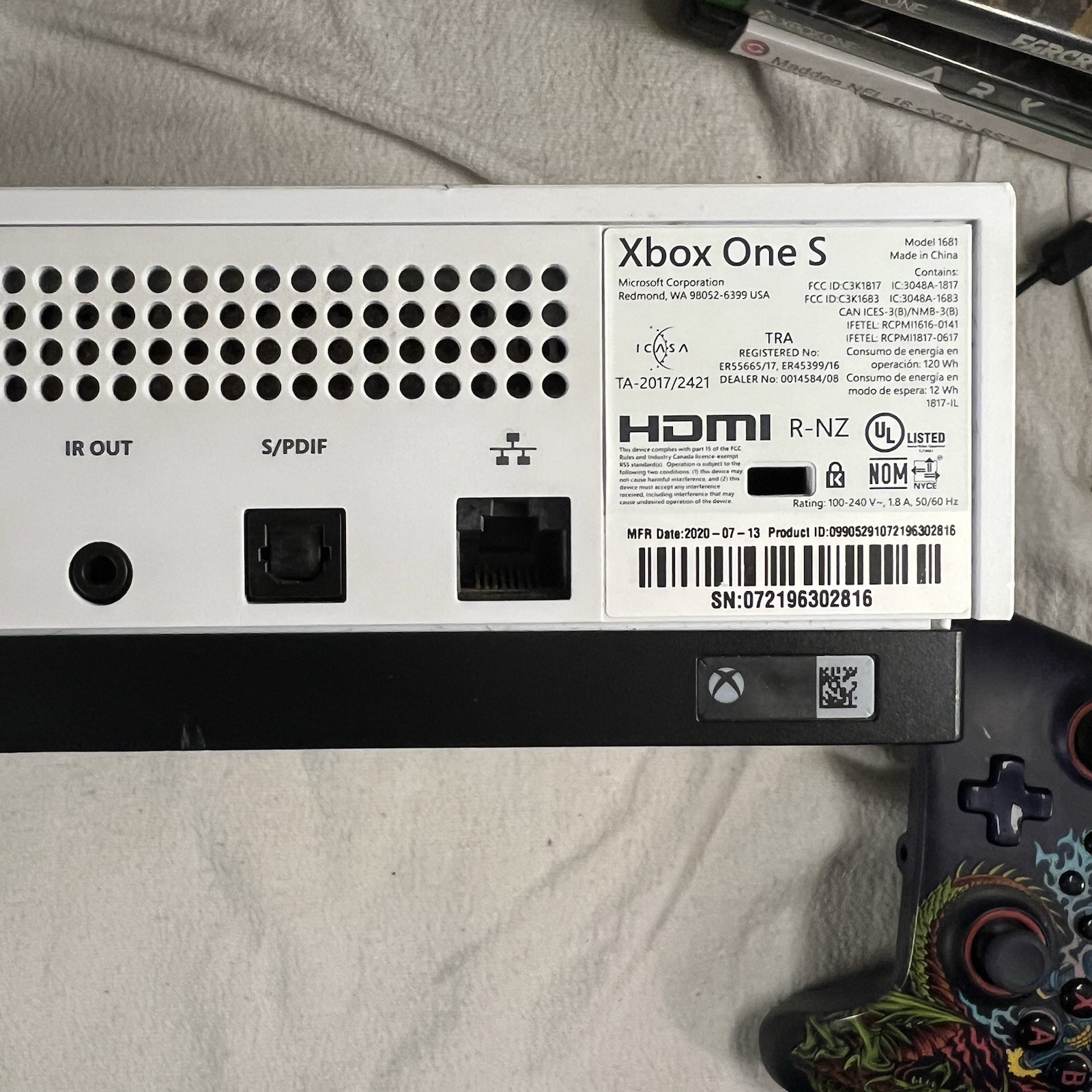 Microsoft Xbox One S White Console Bundle 5 Games
