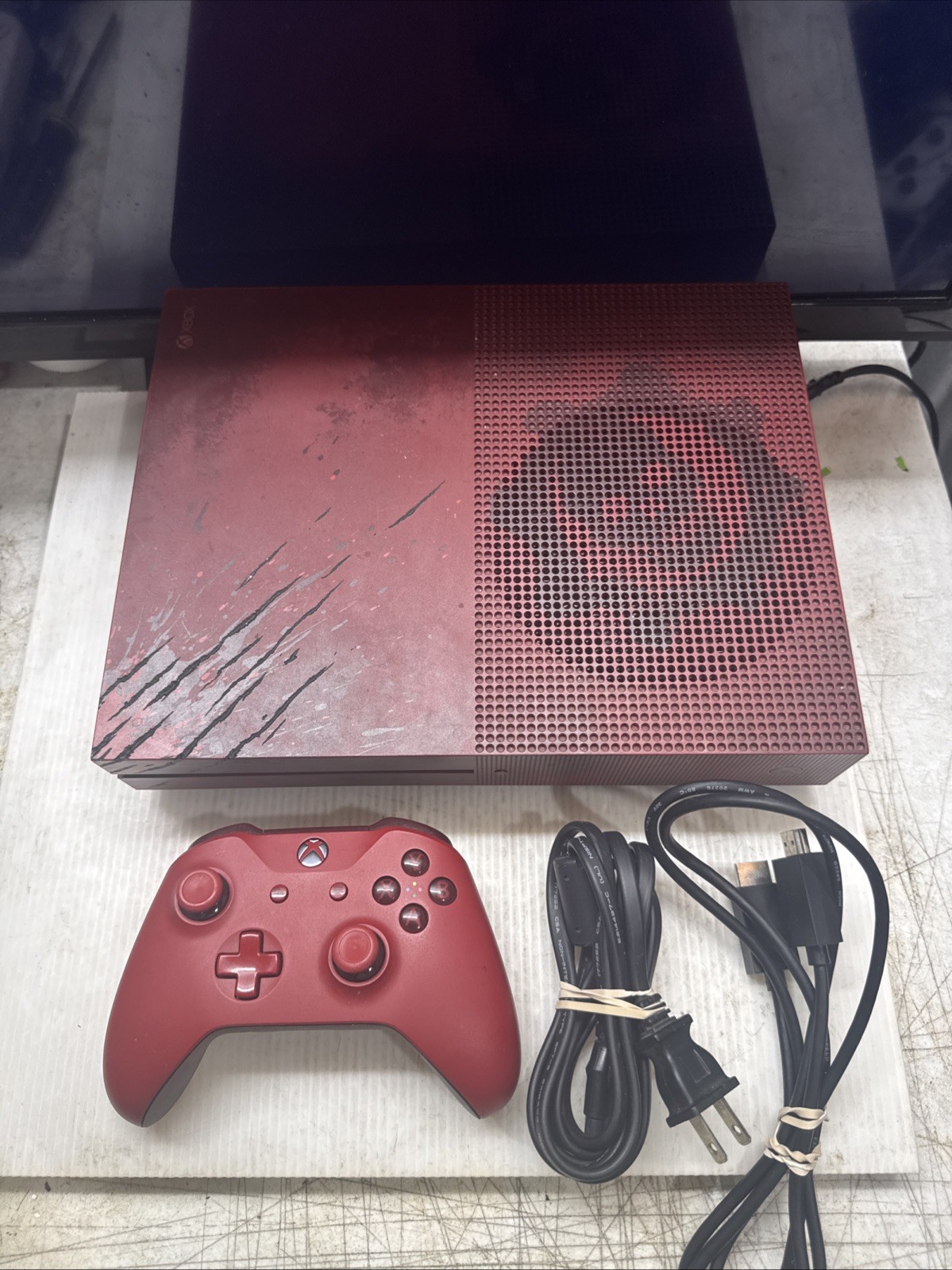 Microsoft Xbox One S Gears Of War 4 Special Edition Console 2 TB Bad Disc Drive