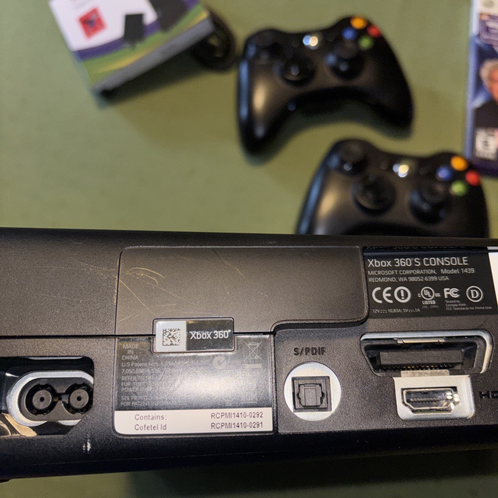 Xbox 360 with new 500 GB install installed two controllers & three games. Tested