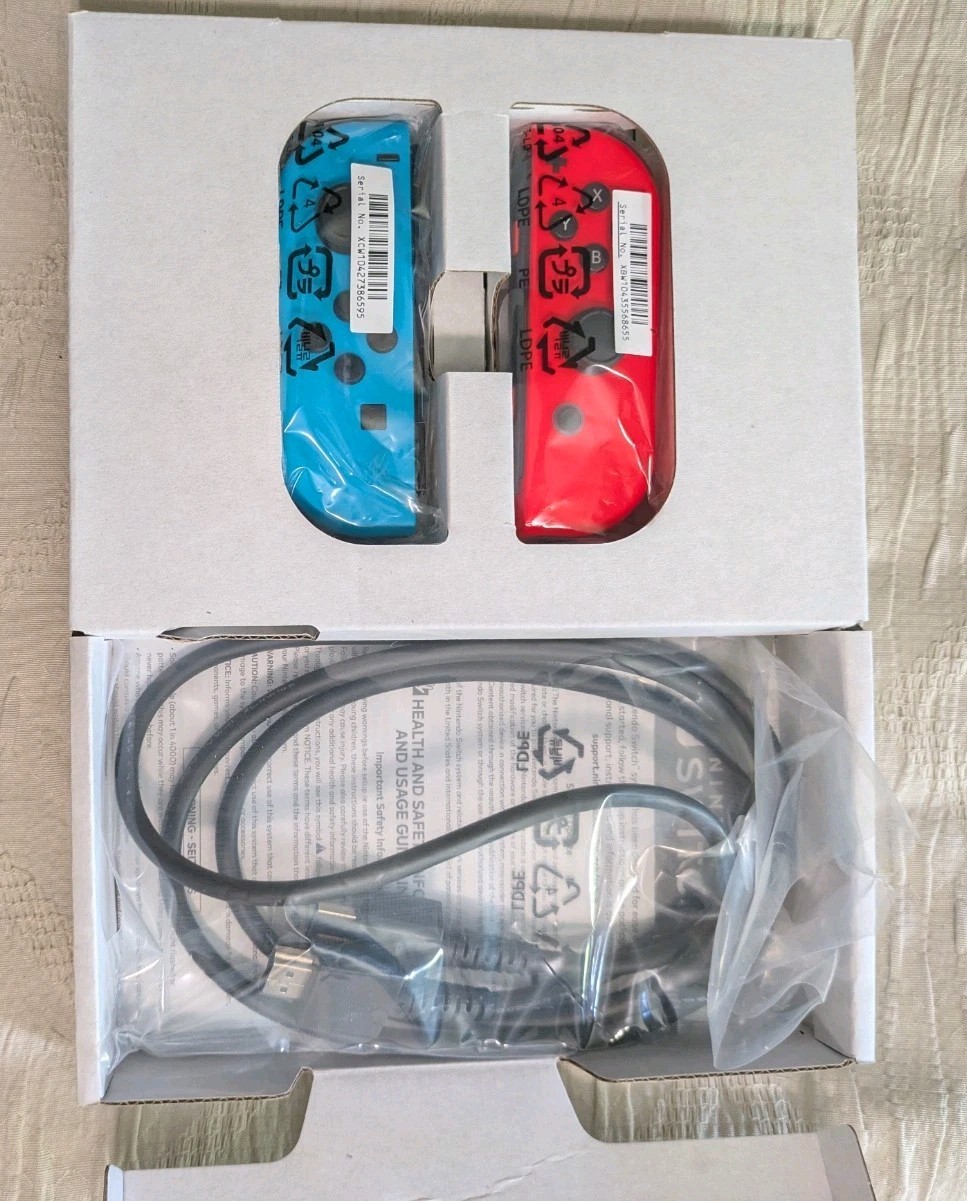 Nintendo Switch Console Neon Blue Red Joy-Con, Mario Kart 8 Deluxe Ed, 121634