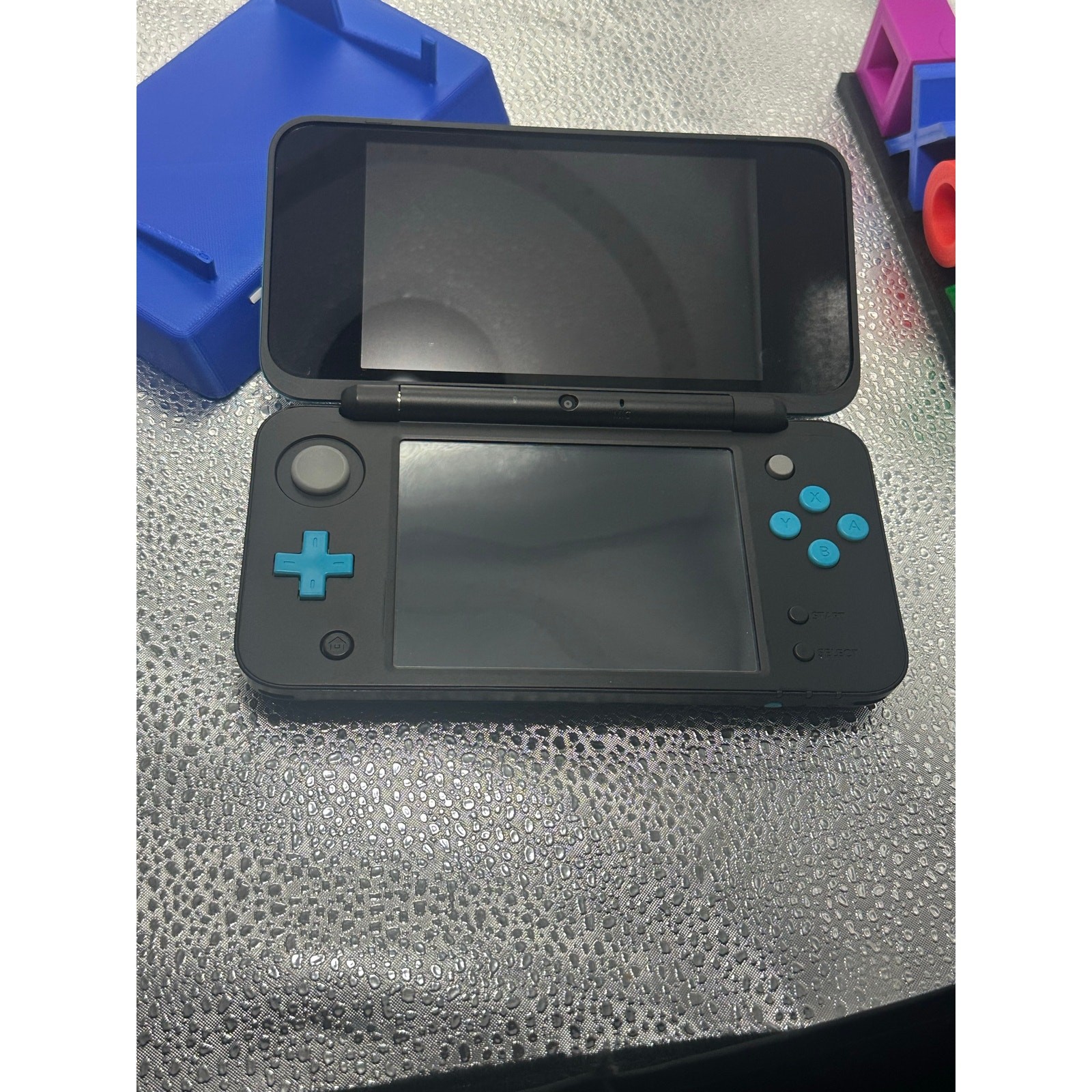 nintendo 2DS xl US region w/usb charger excellent condition