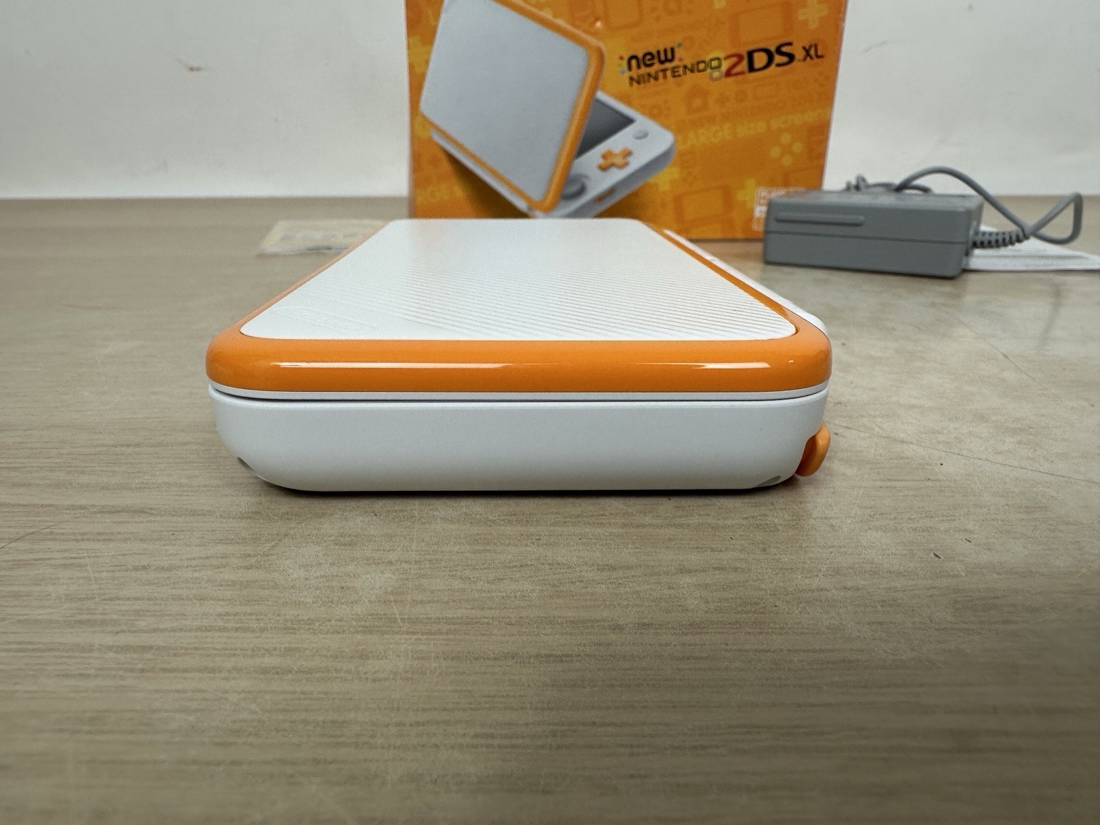 OEM USA Nintendo 2DS XL White & Orange Console System w/ Box, Charger & Inserts