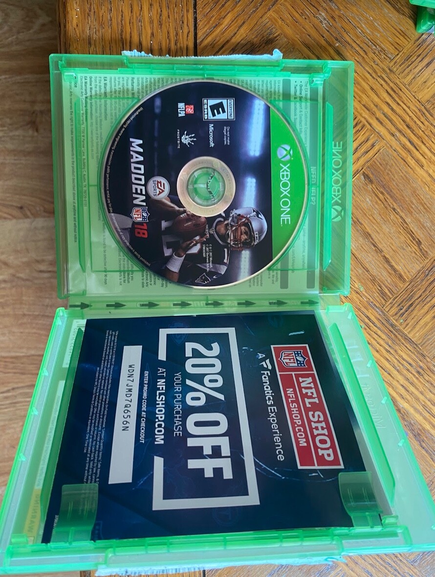 Xbox One with Kinect- Ready to Play Bundle- 2 Controllers, 7, Games, and More