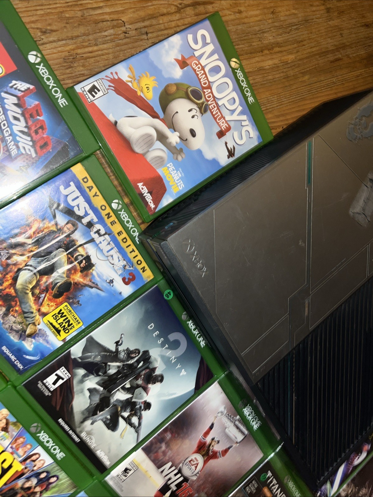 Xbox One Halo 5 Edition Console 1TB Bundle – Games Controllers