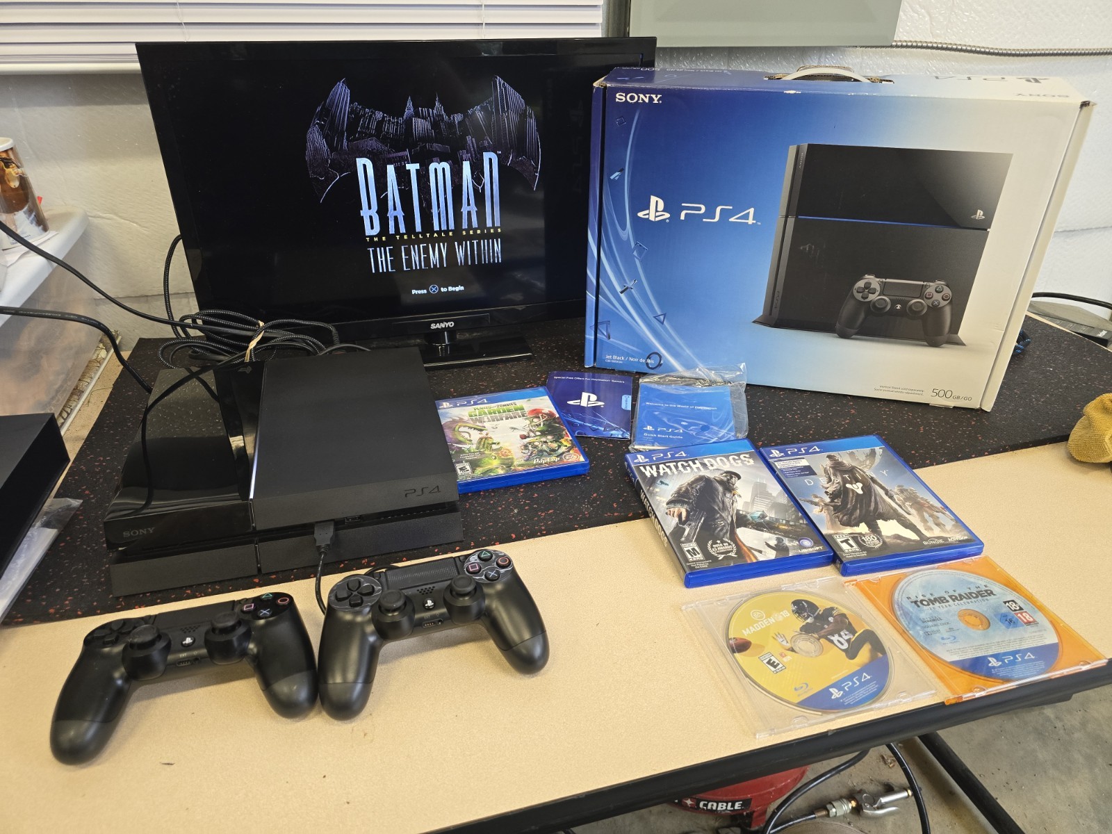 Sony PlayStation 4 500GB Jet Black Console + 2 Controllers & Original Box PS4