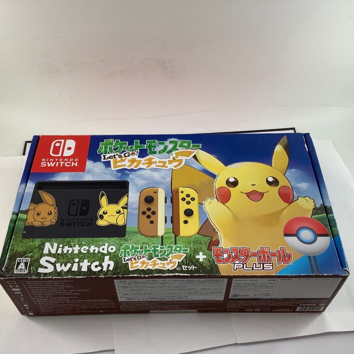 Nintendo Switch Pokémon Let’s Go! Pikachu Set with Poké Ball Plus Japan Used