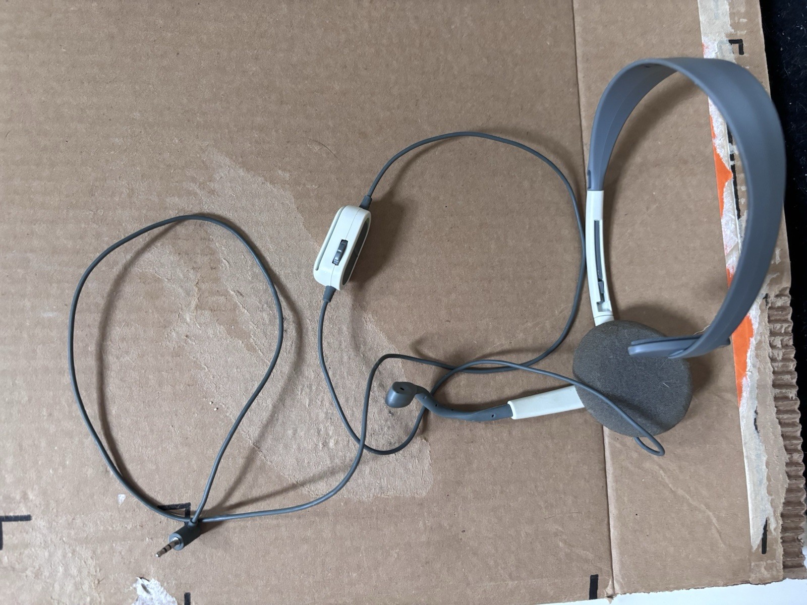 Xbox 360 Console with Belkin R7J604 Ethernet and AV Cables, headset, Intercooler