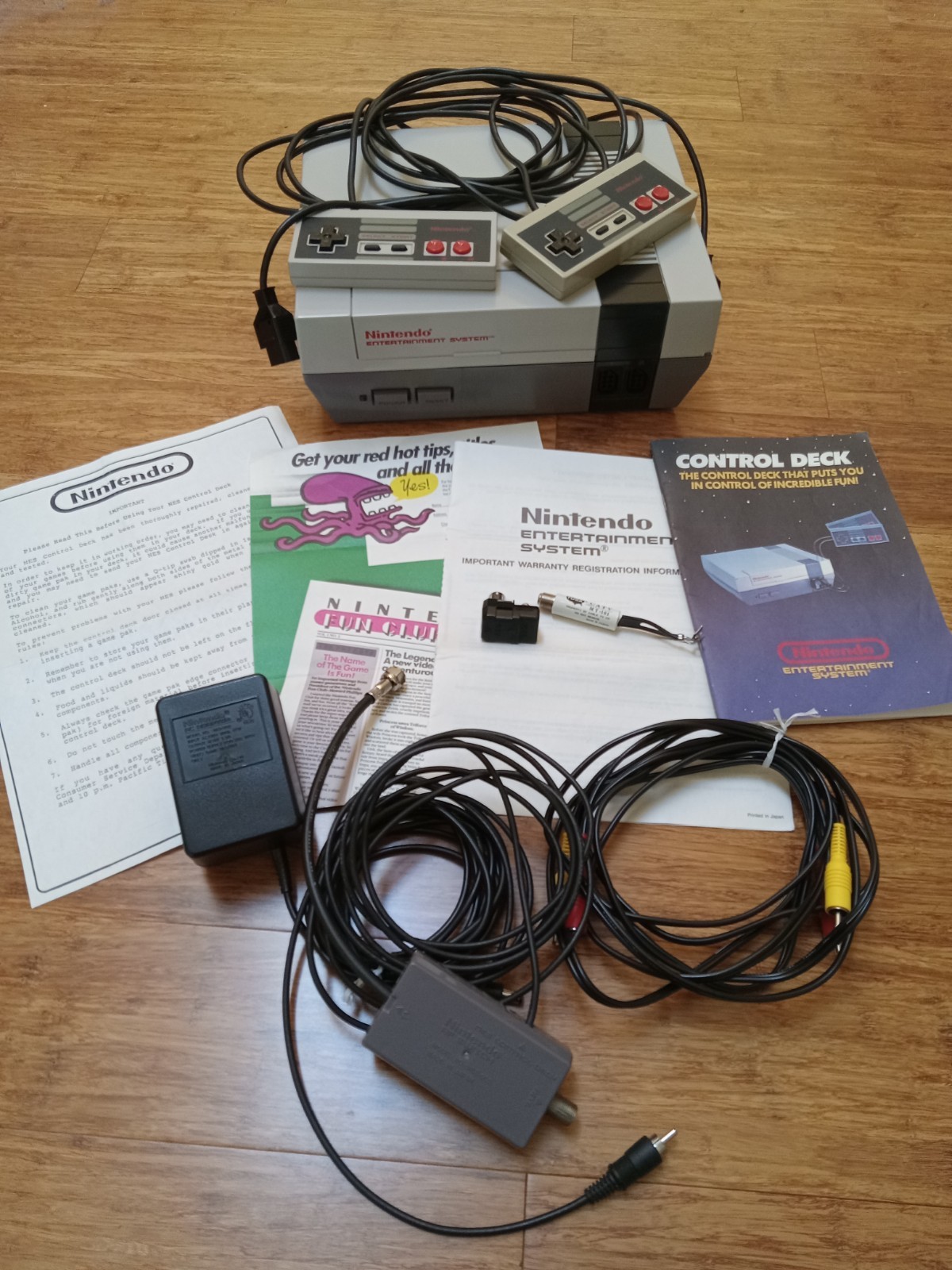 Nintendo Entertainment System 1985 ORIGINAL NES Console COMPLETE Manual Hardware