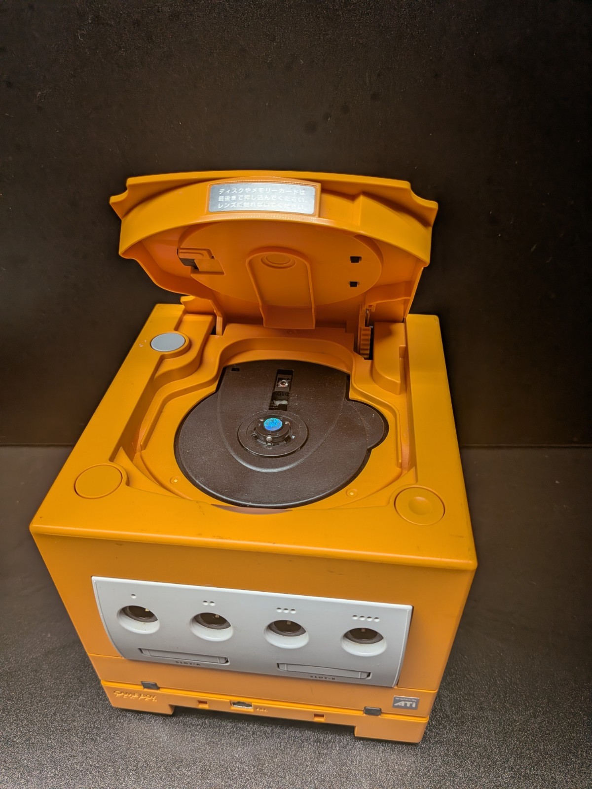 GameCube Orange Spice w/ Gameboy Player and Disc Dual Region NTSC U/J w/ Games