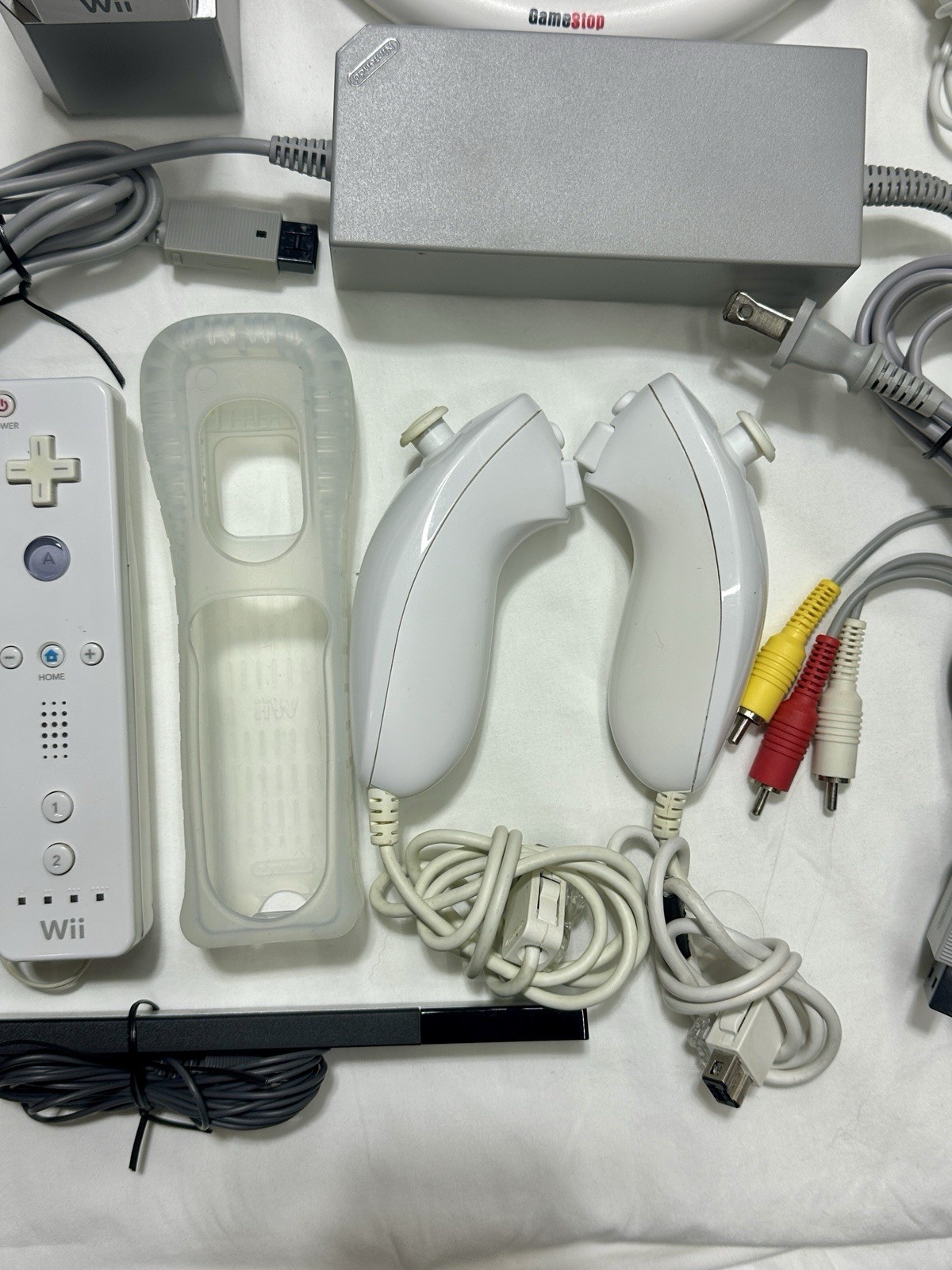 Nintendo Wii RVL-001 Bundle 3 Remotes 2 Nunchucks MotionPlus Tested