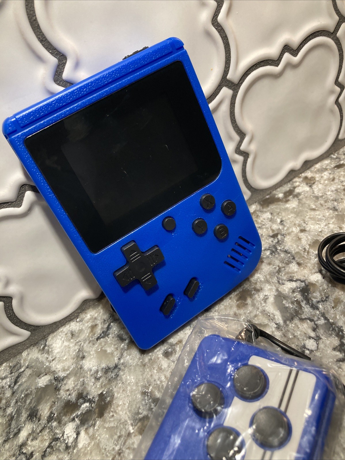 Plus Game Box 400 in 1 Plus Handheld Gamepad – NEW (open box) Tested & Works